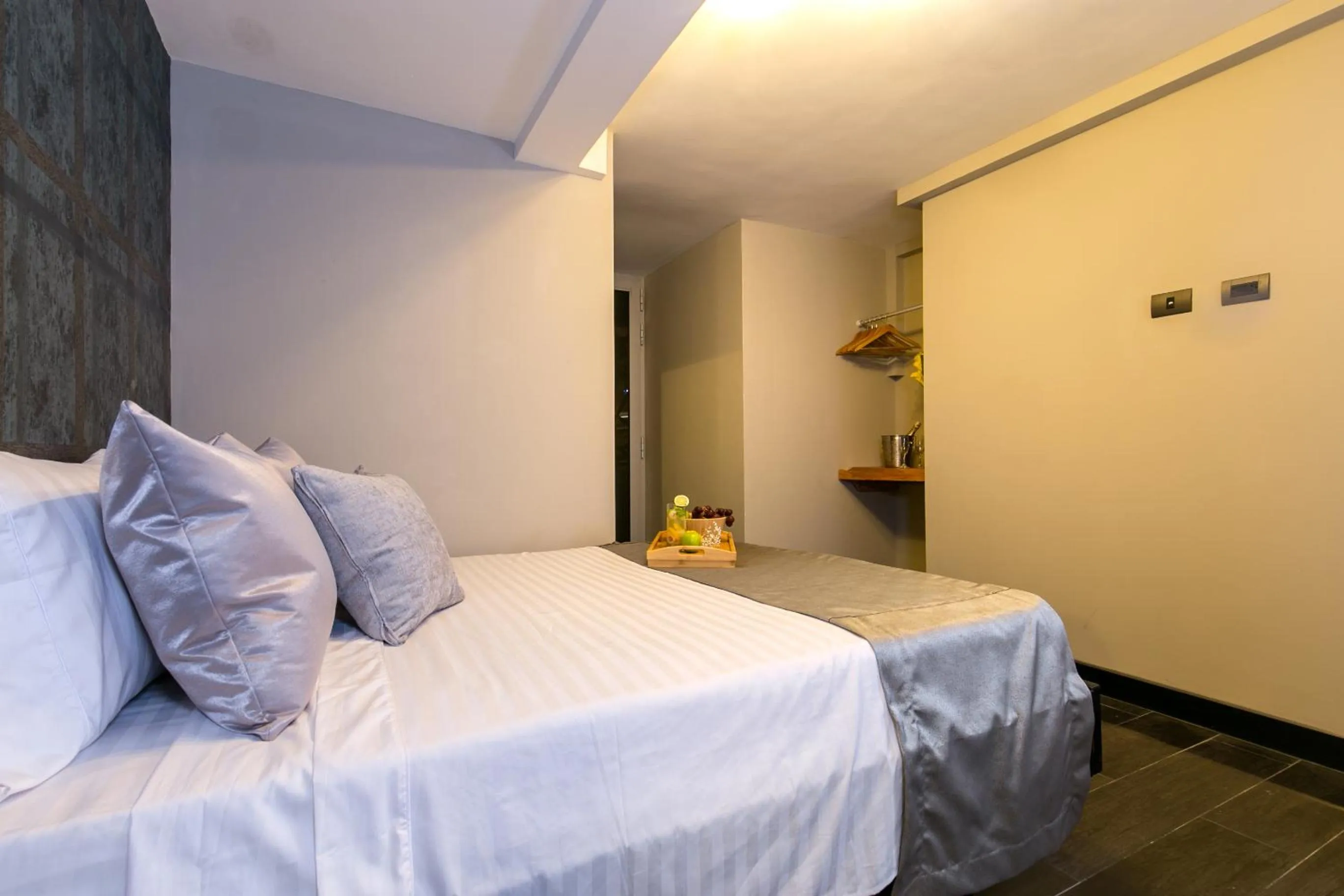 Bed in Provenza Lofts