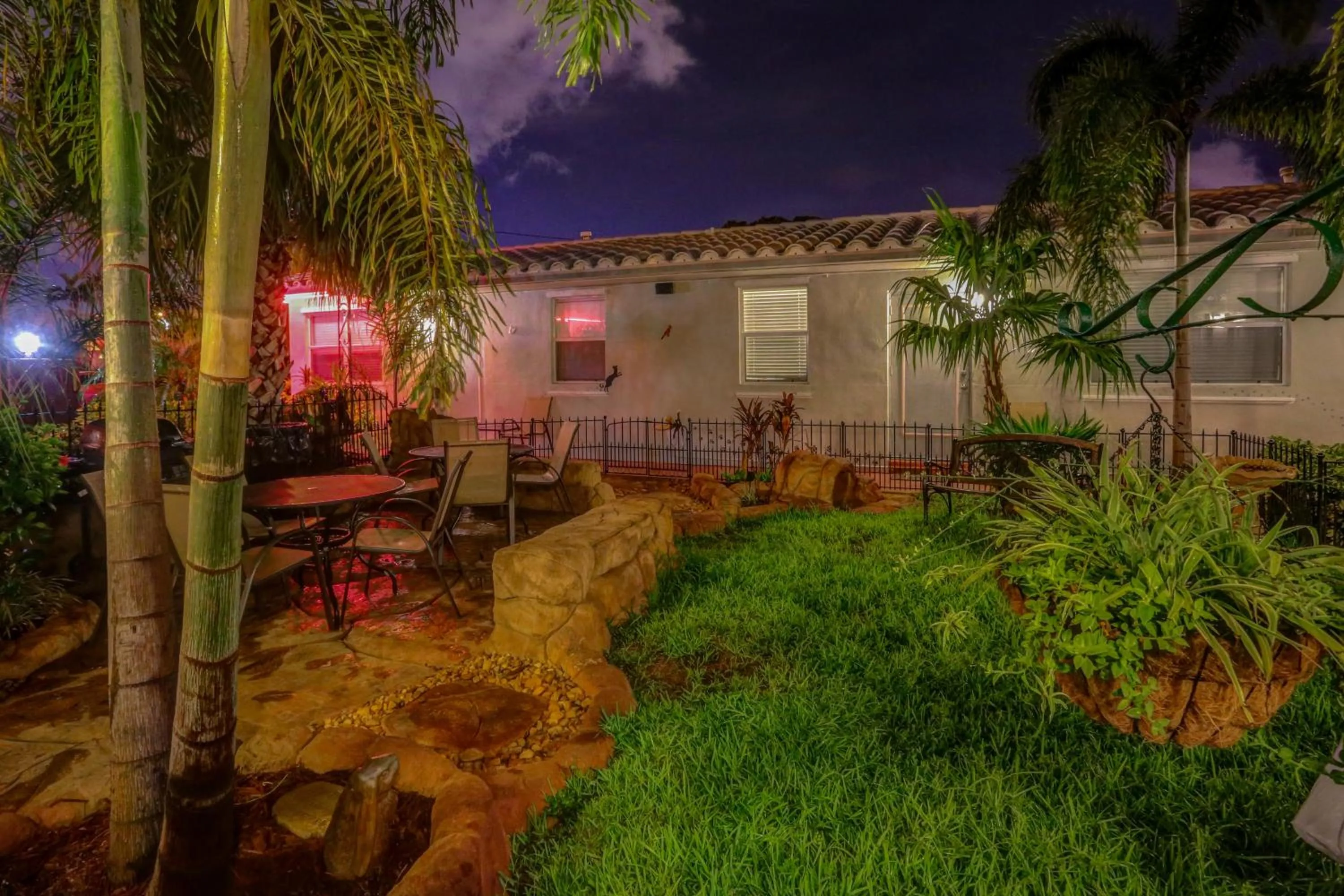 Patio in Richard's Pet Friendly Motel