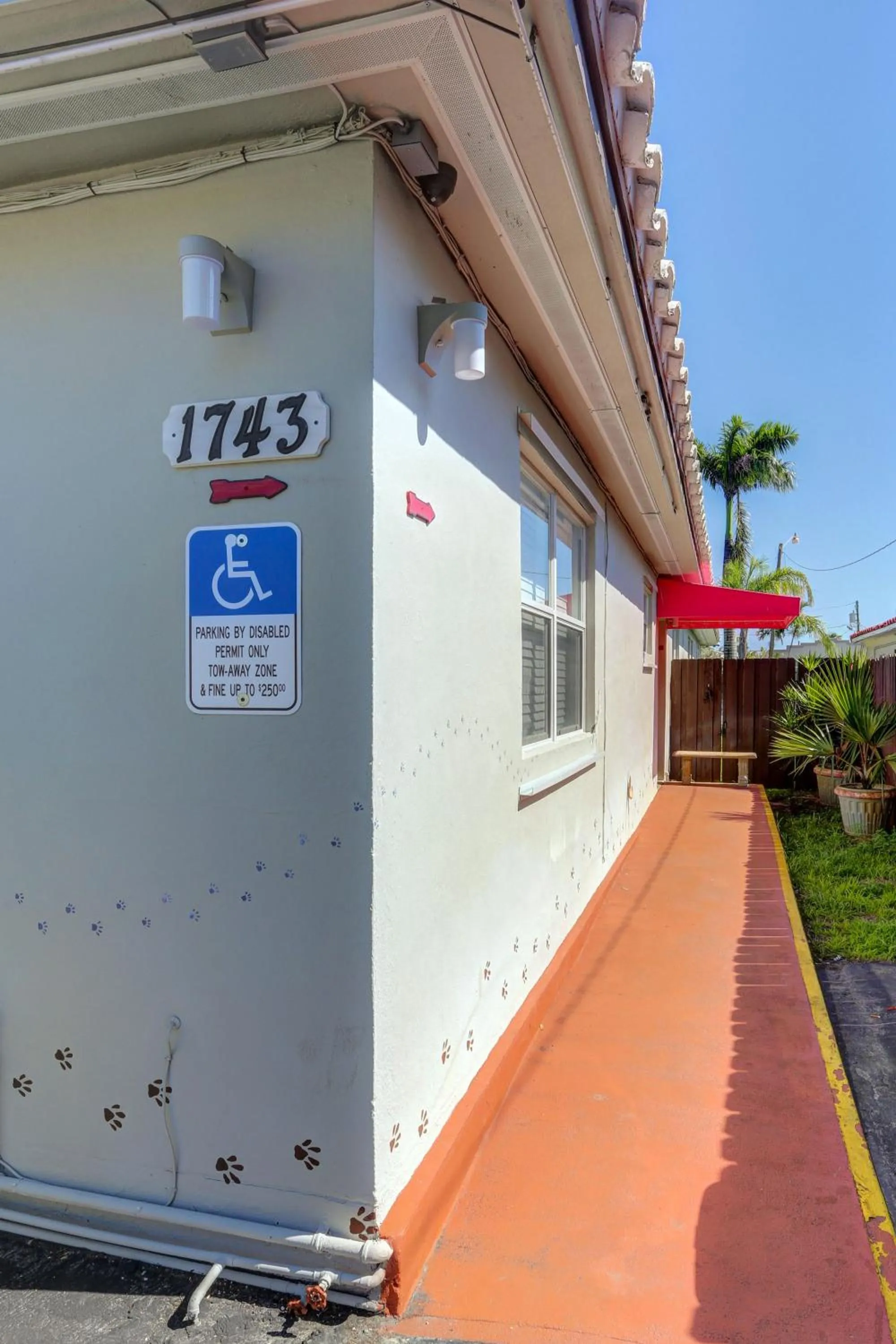 Facade/entrance in Richard's Pet Friendly Motel