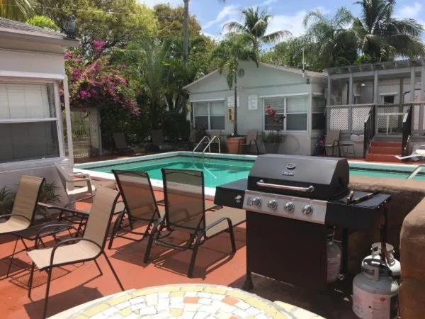 Day in Richard's Motel Courtyard