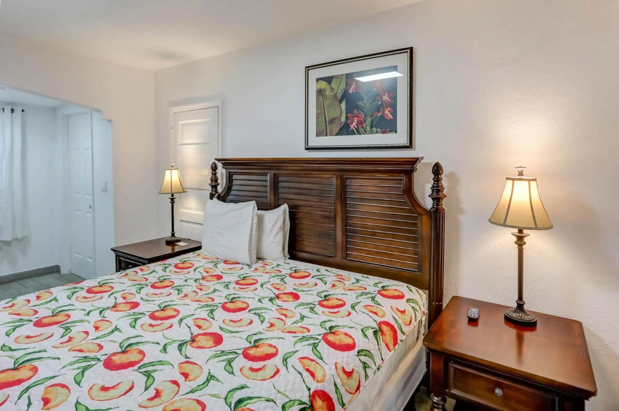 Bed in Richard's Motel Courtyard