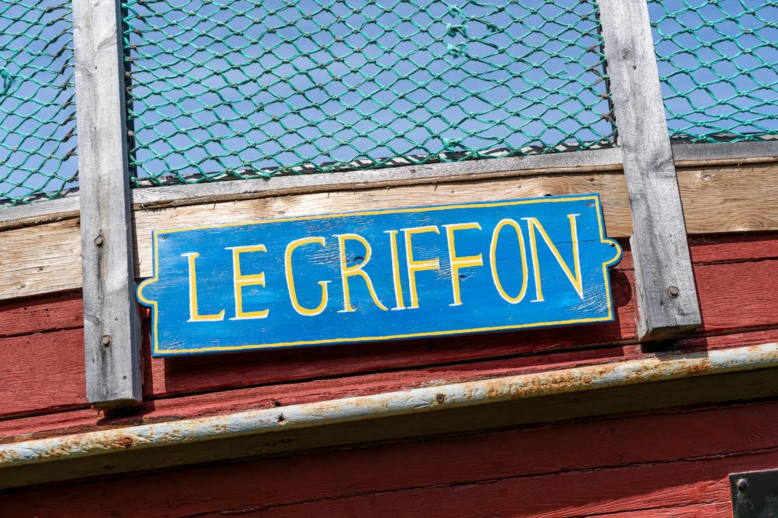 Facade/entrance in Auberge/Chalet Griffon Aventure