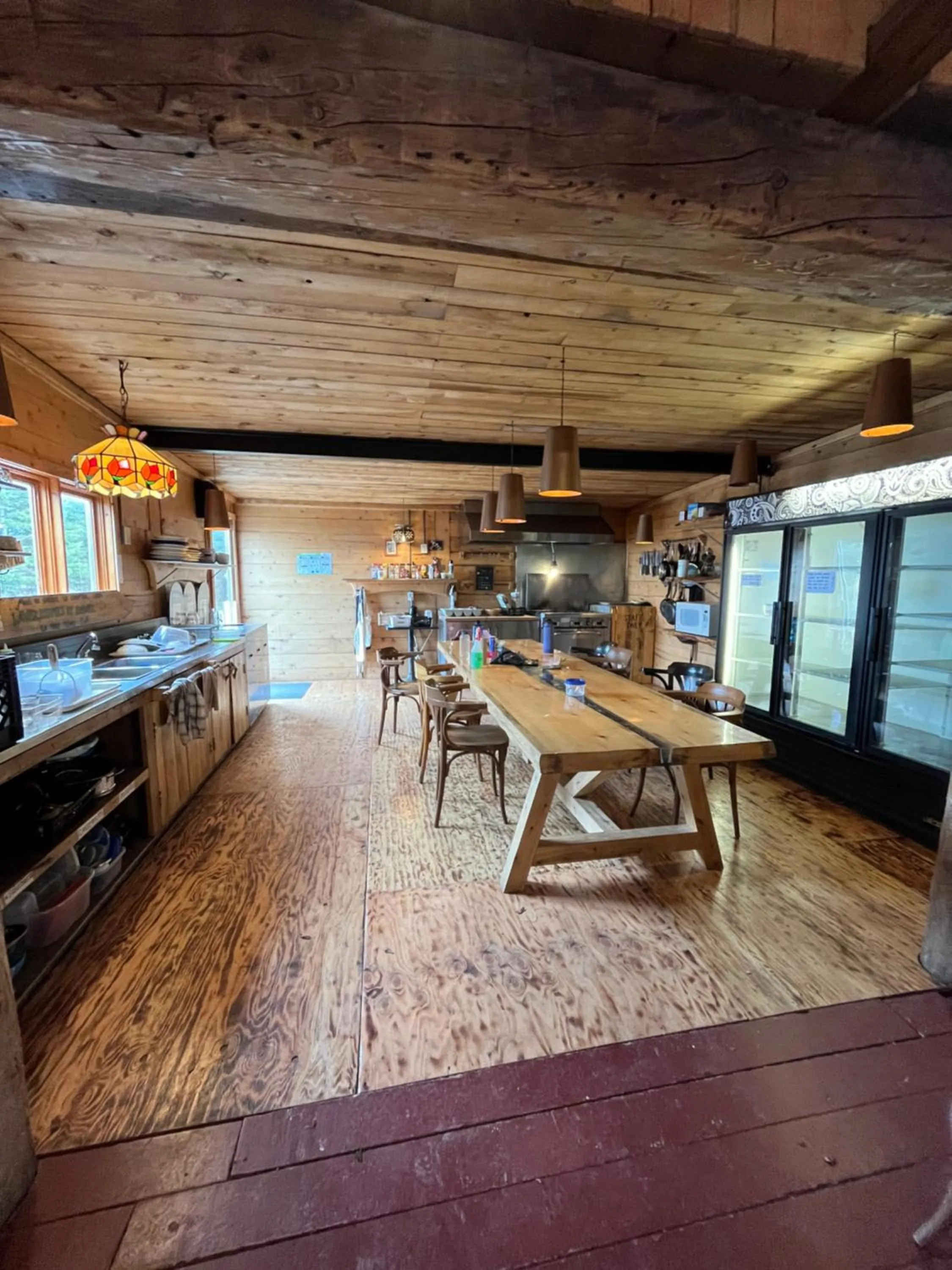 Communal kitchen in Auberge/Chalet Griffon Aventure