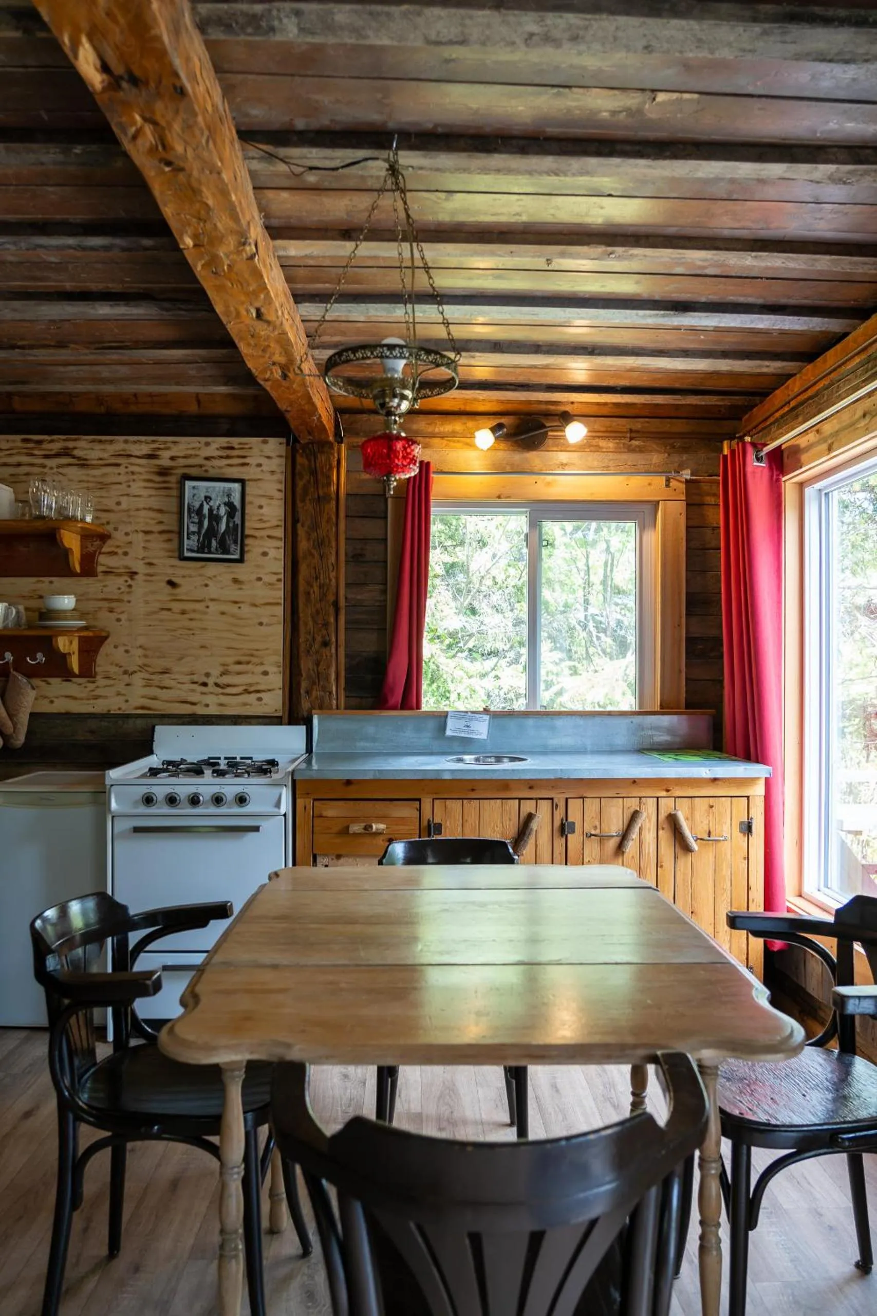 kitchen in Auberge/Chalet Griffon Aventure