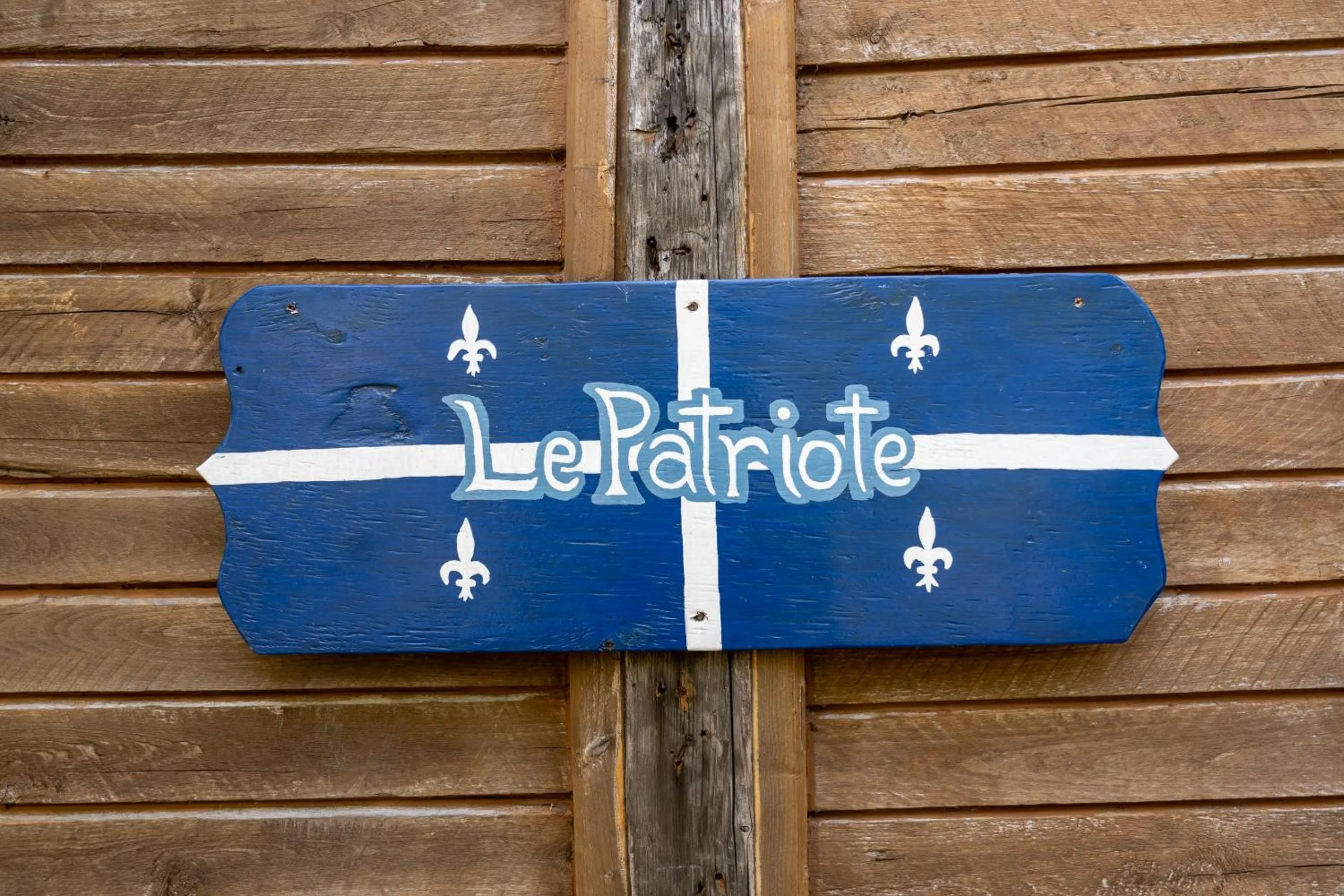 Facade/entrance in Auberge/Chalet Griffon Aventure