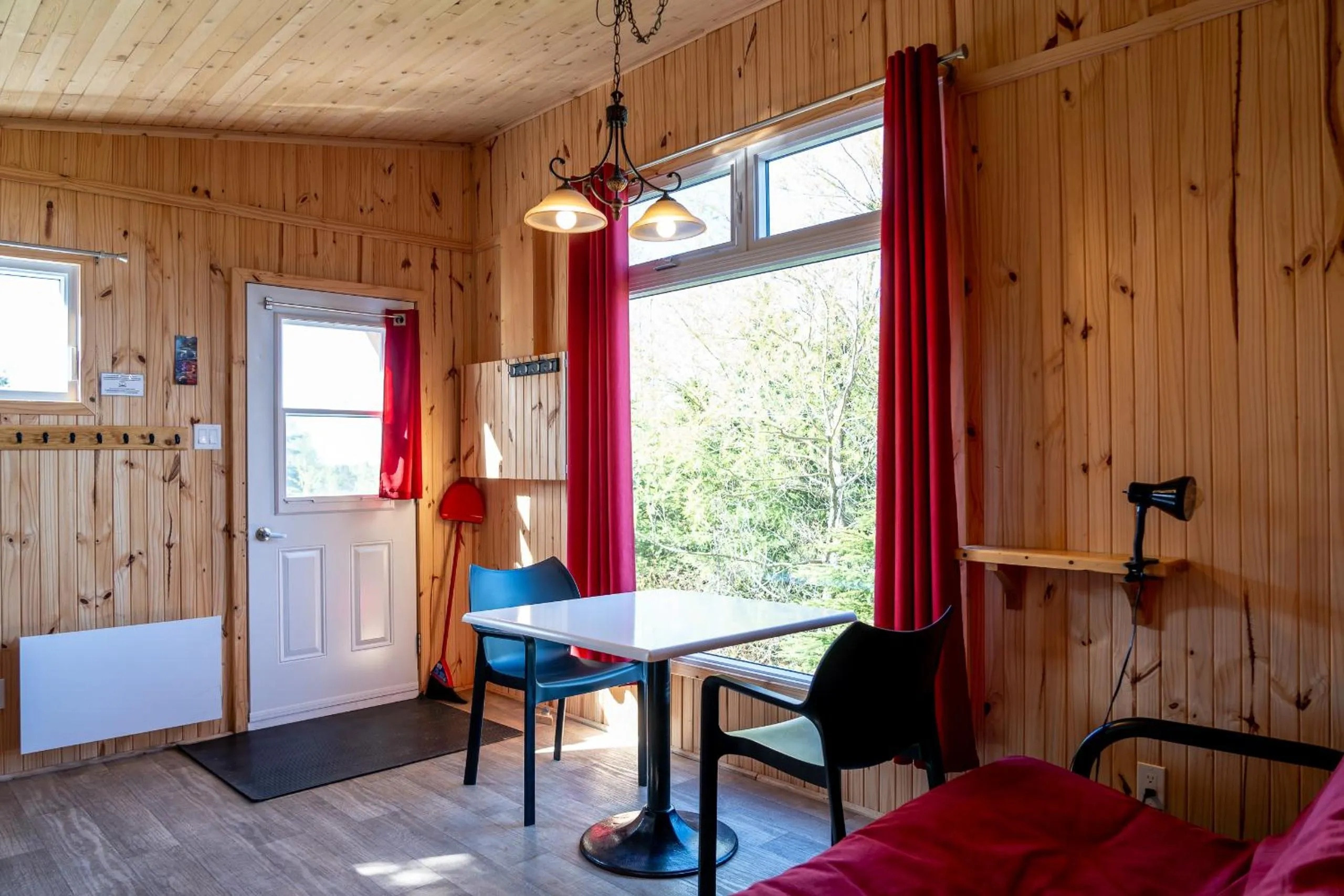 Kitchen or kitchenette in Auberge/Chalet Griffon Aventure