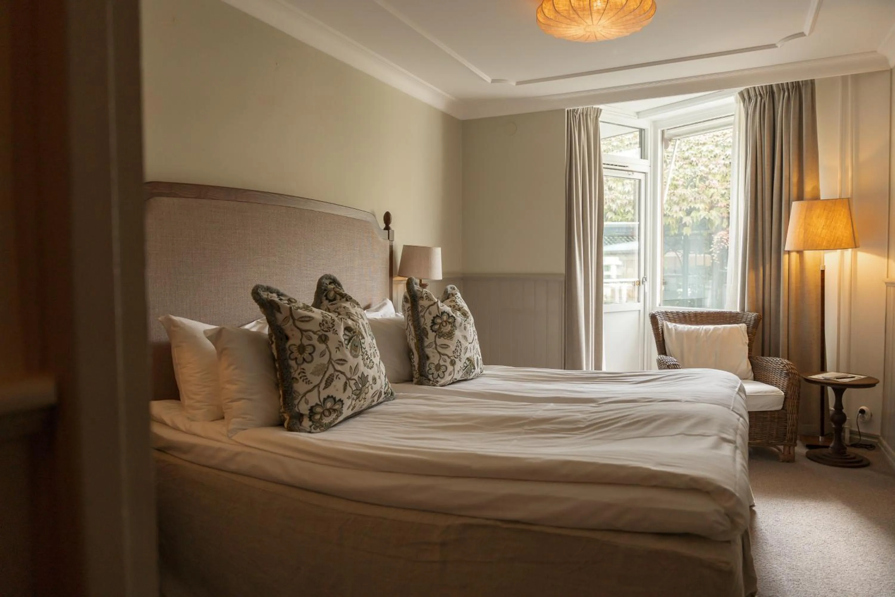 Bed in Ystad Saltsjöbad