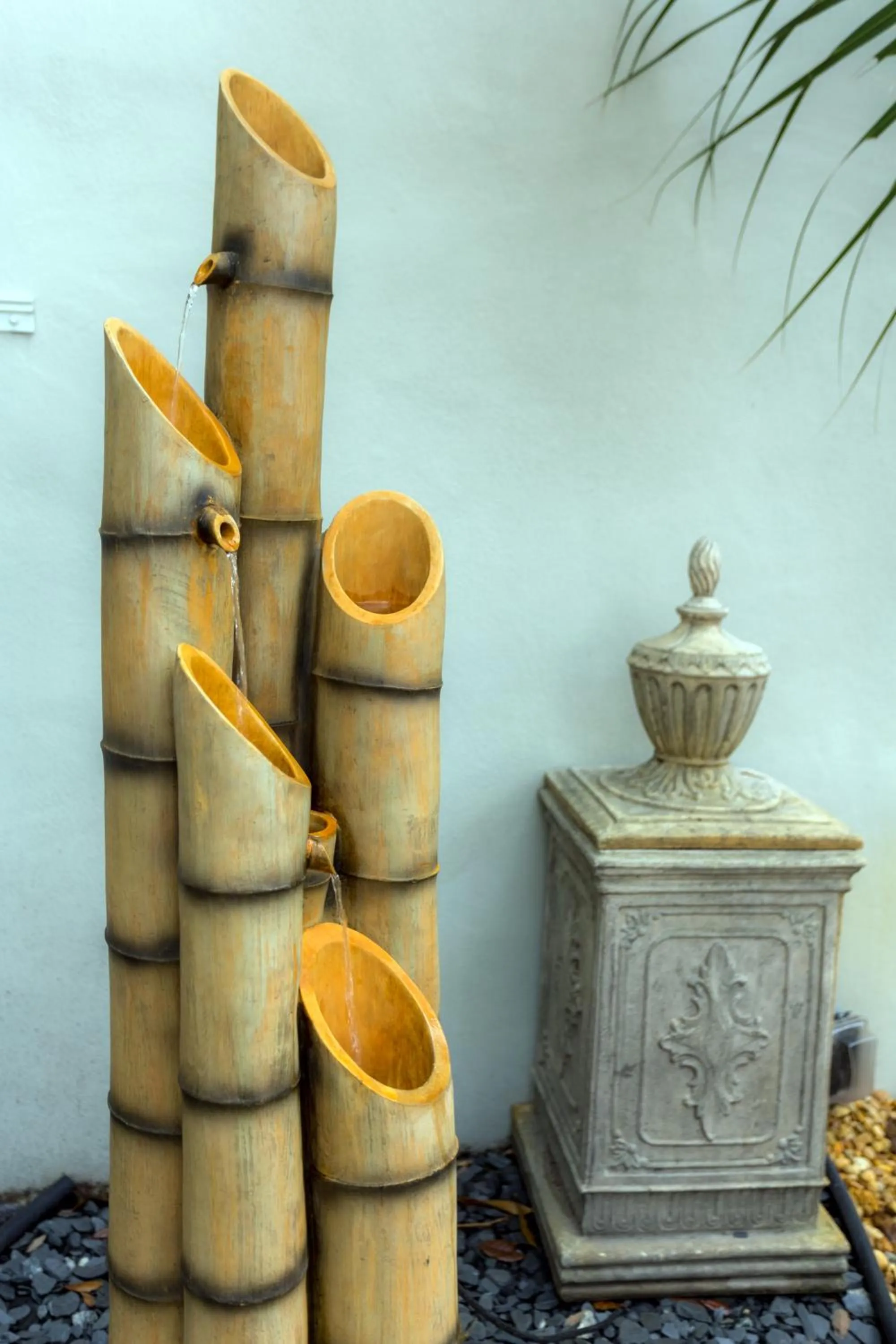 Decorative detail in Richard's Motel Studios