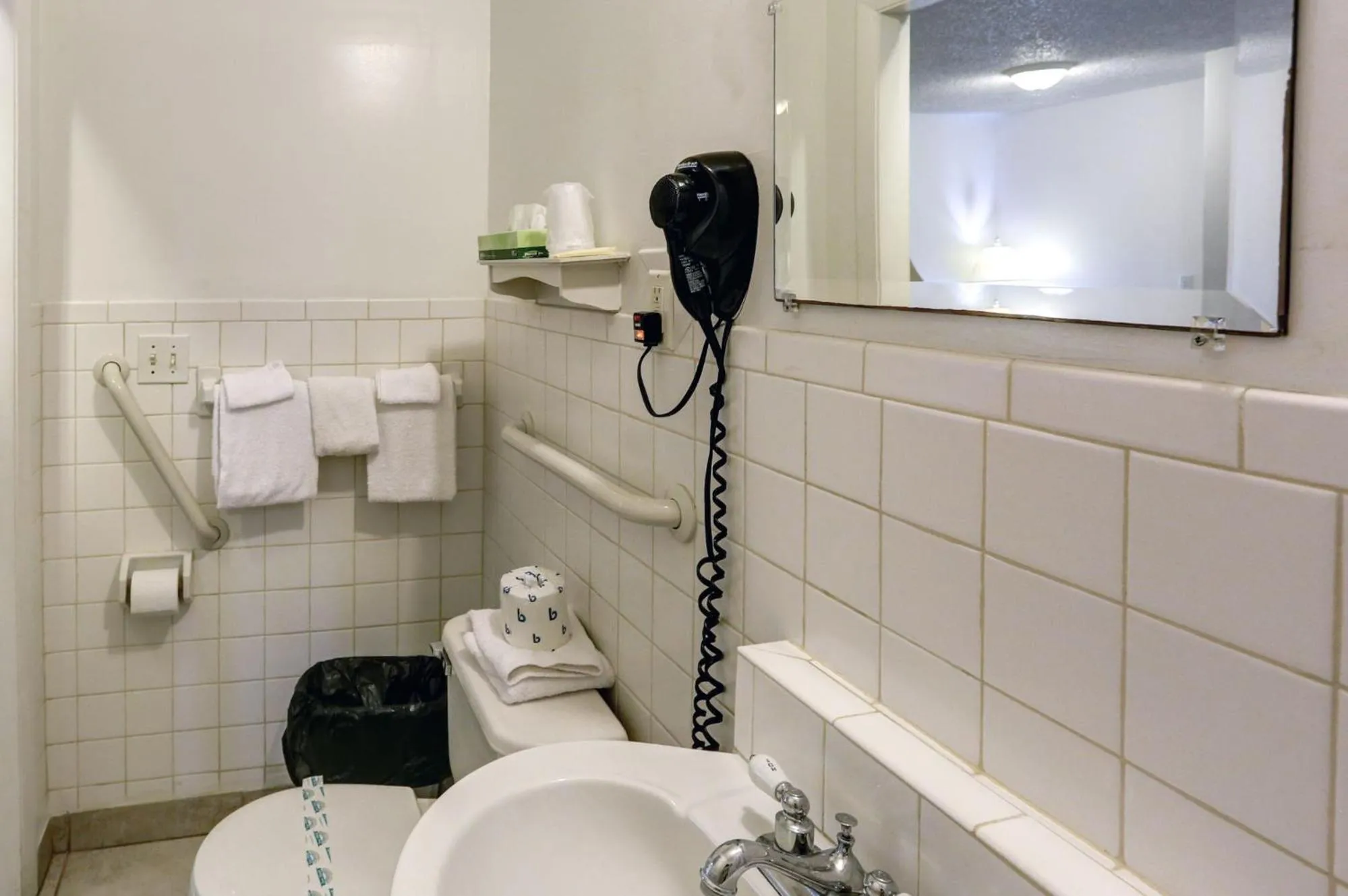 Richard's Motel Studios