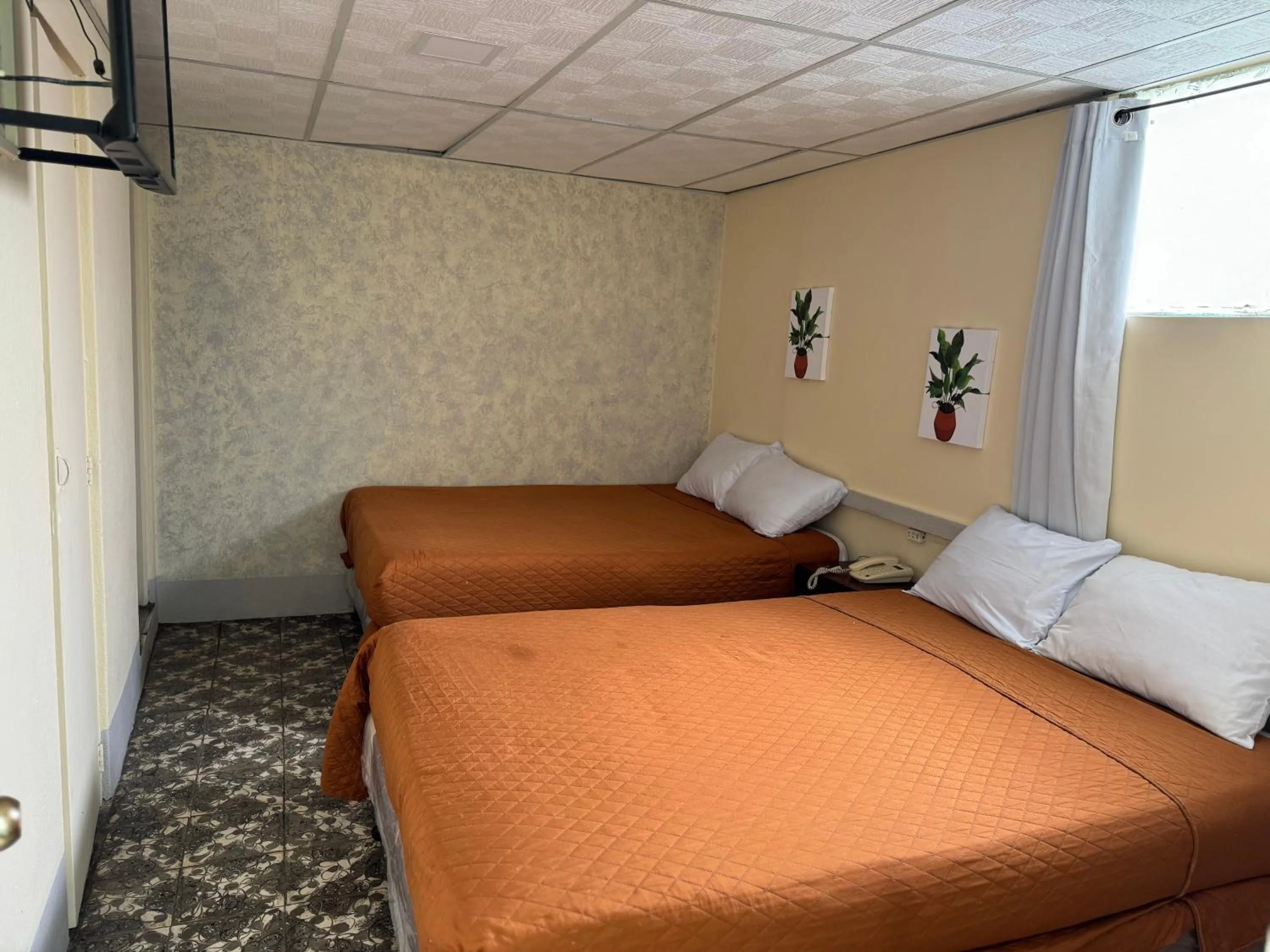 Photo of the whole room, Bed in Hotel Mayesstic