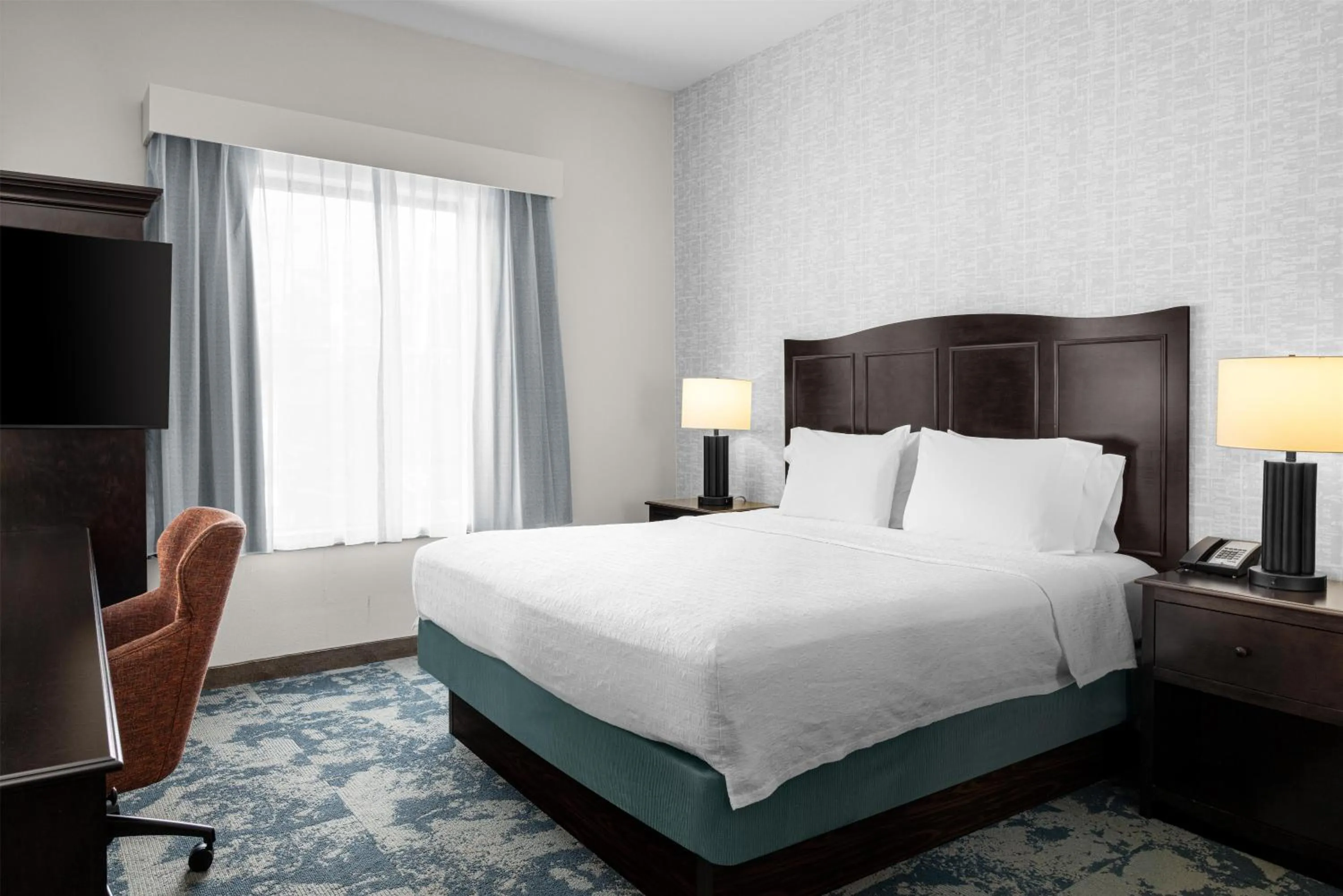 Bed in Hampton Inn and Suites Hope