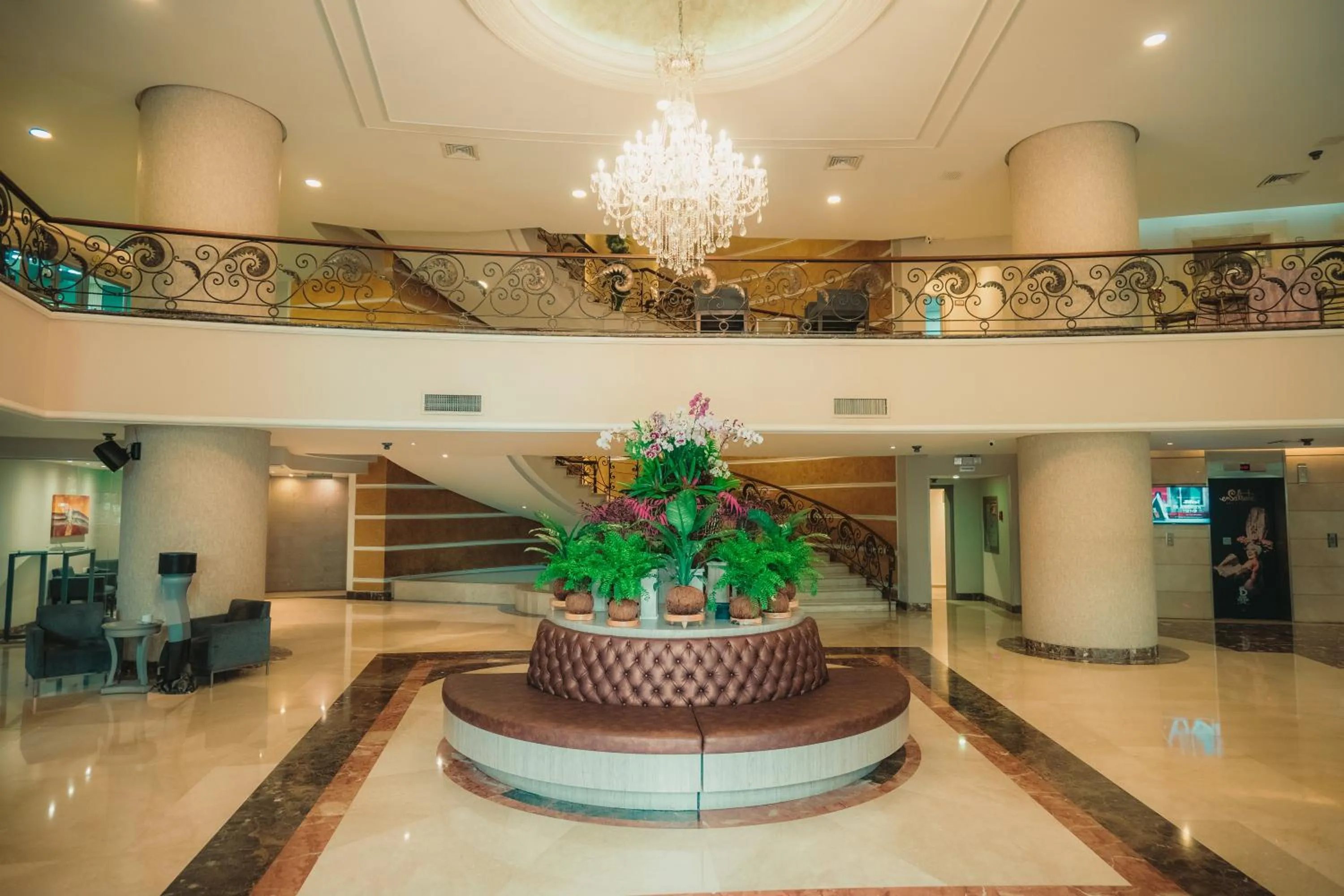 Lobby or reception in Hotel Dann Carlton Cali