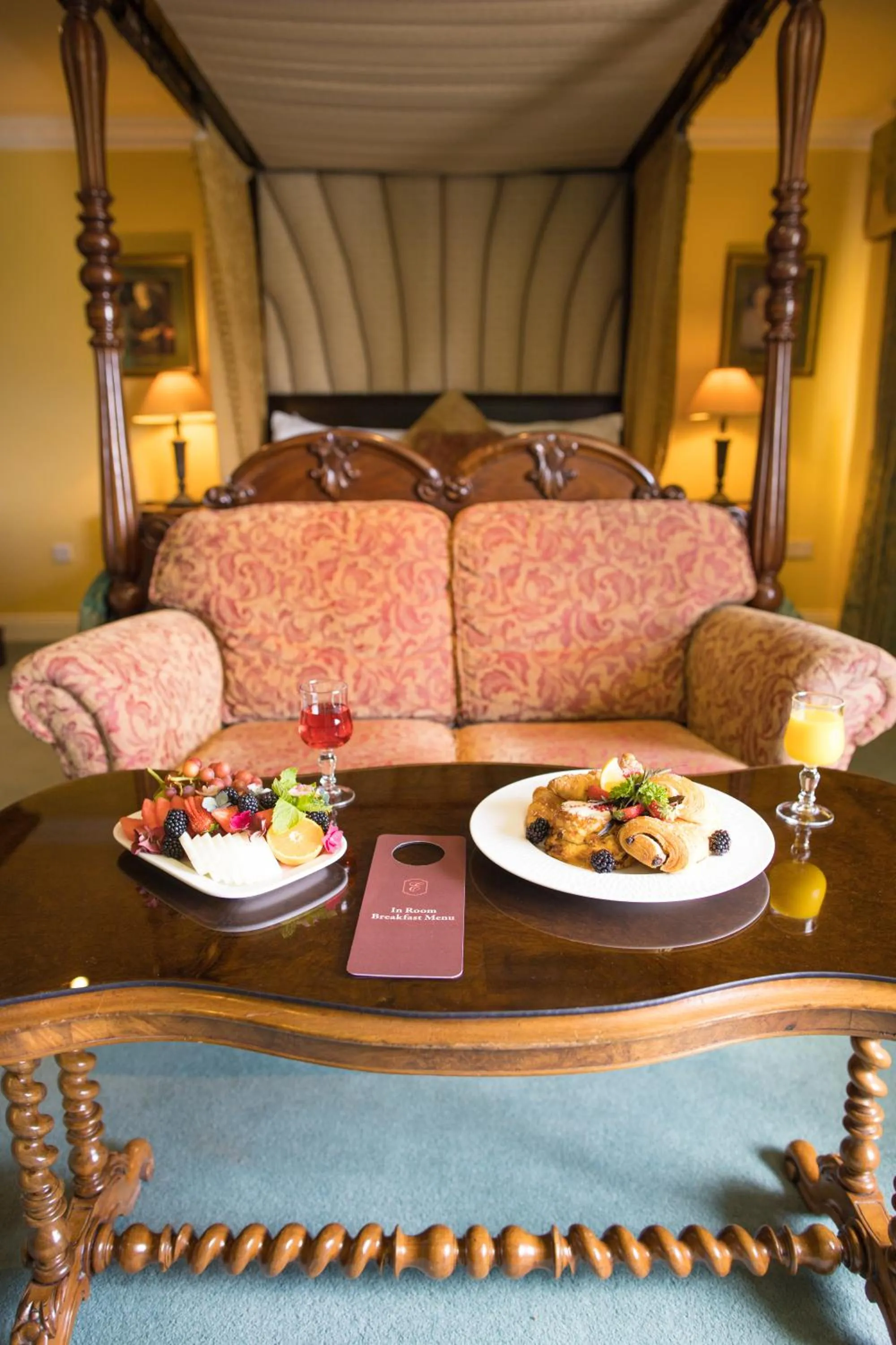 Breakfast in Earls Court House