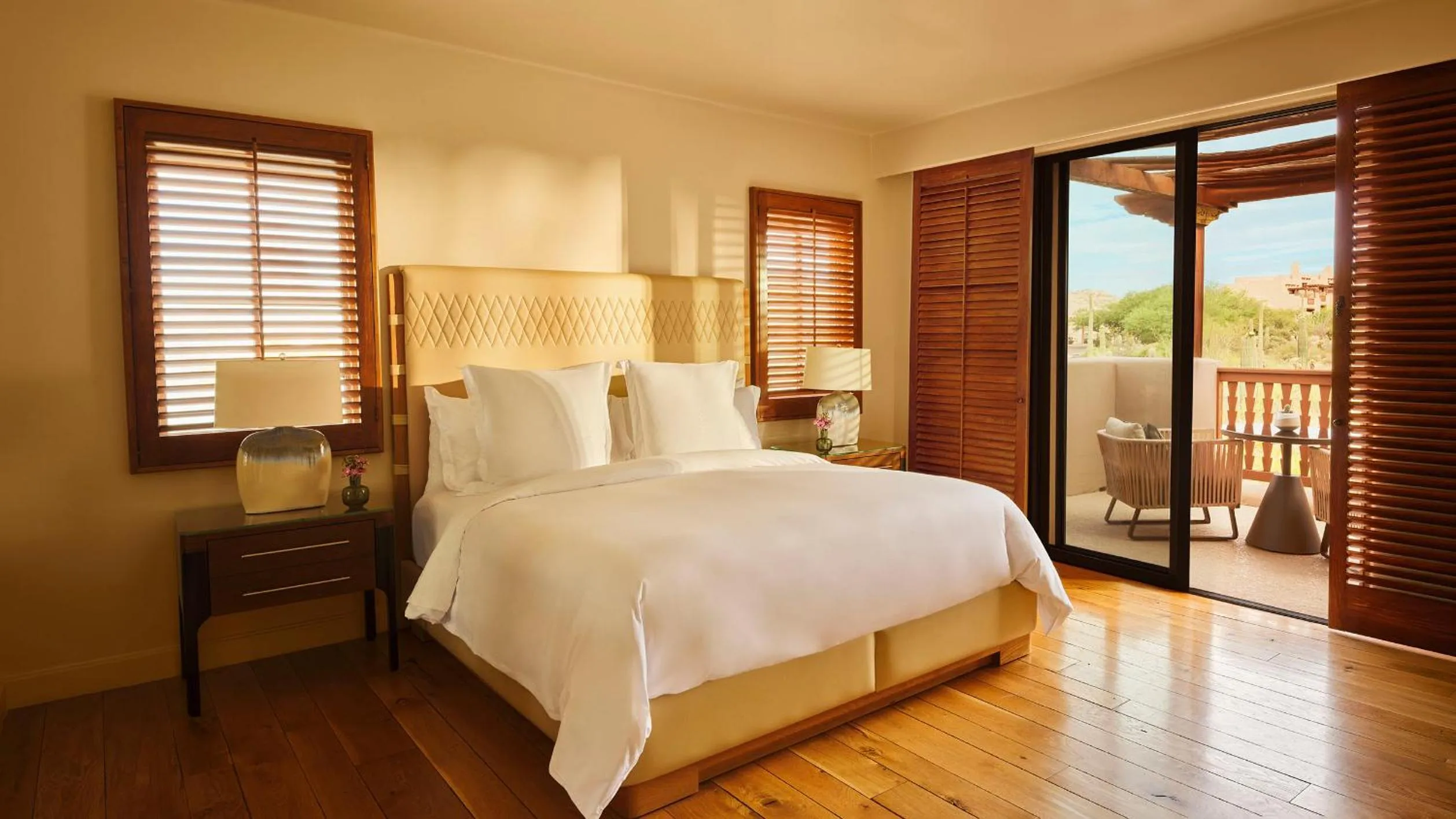 Bed in Four Seasons Resort Scottsdale at Troon North