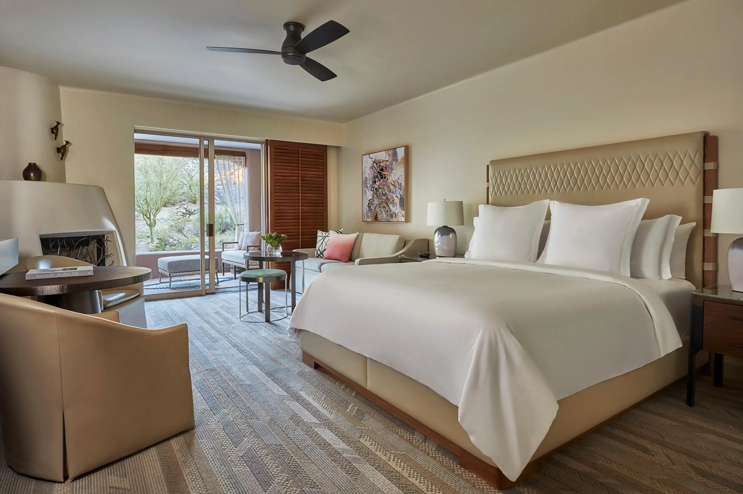 Bed in Four Seasons Resort Scottsdale at Troon North