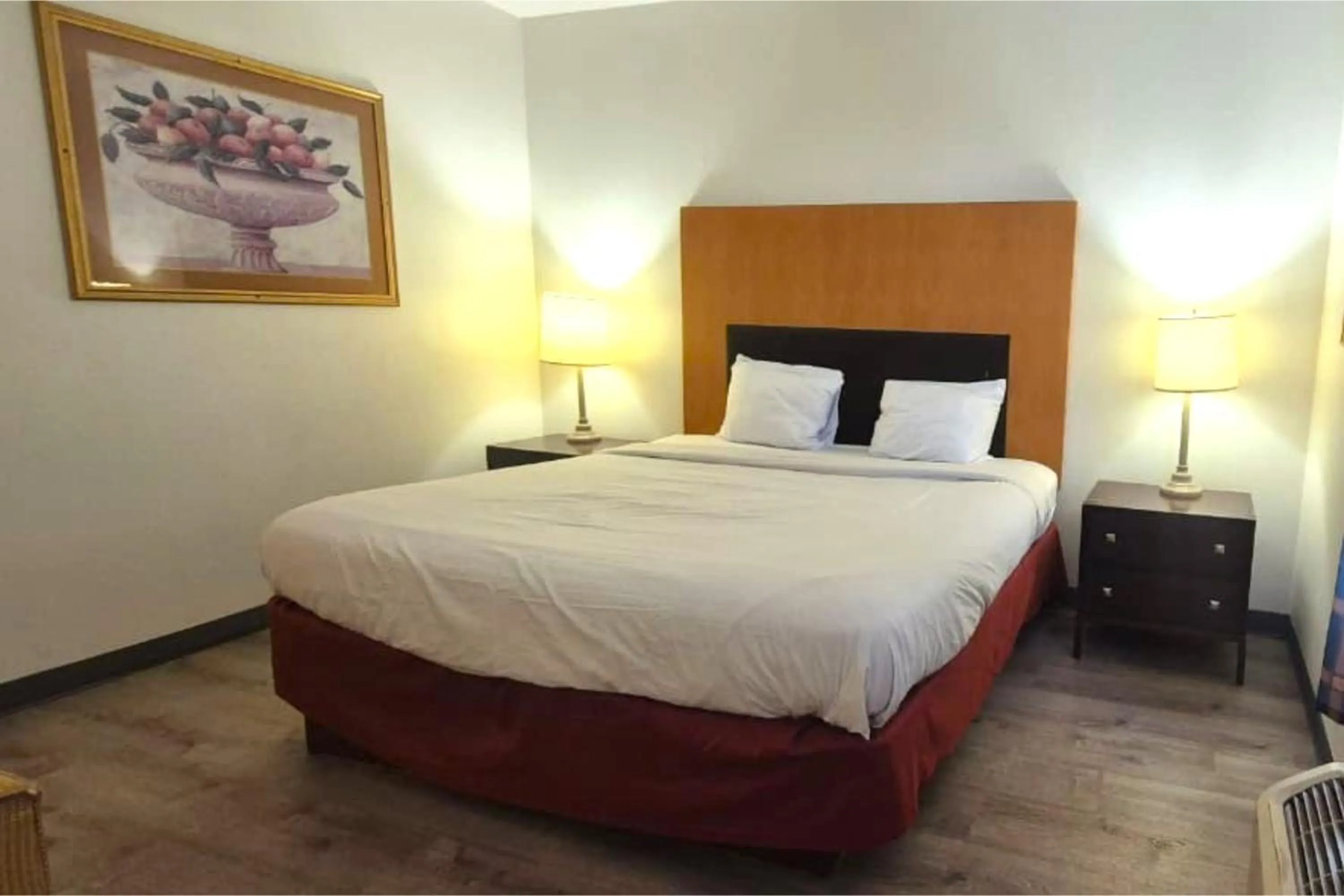 Bedroom, Bed in Kings Inn By OYO Calumet Park I-57