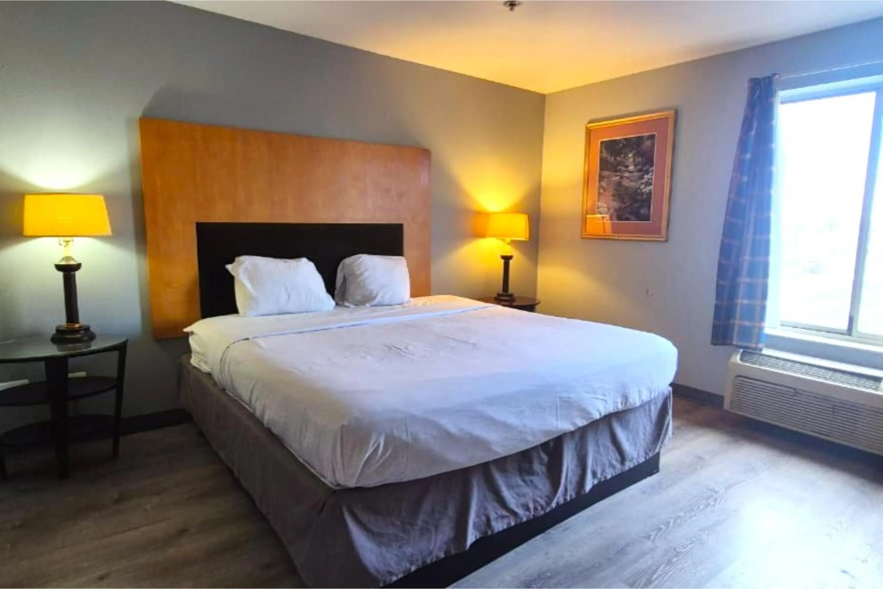 Bedroom, Bed in Kings Inn By OYO Calumet Park I-57