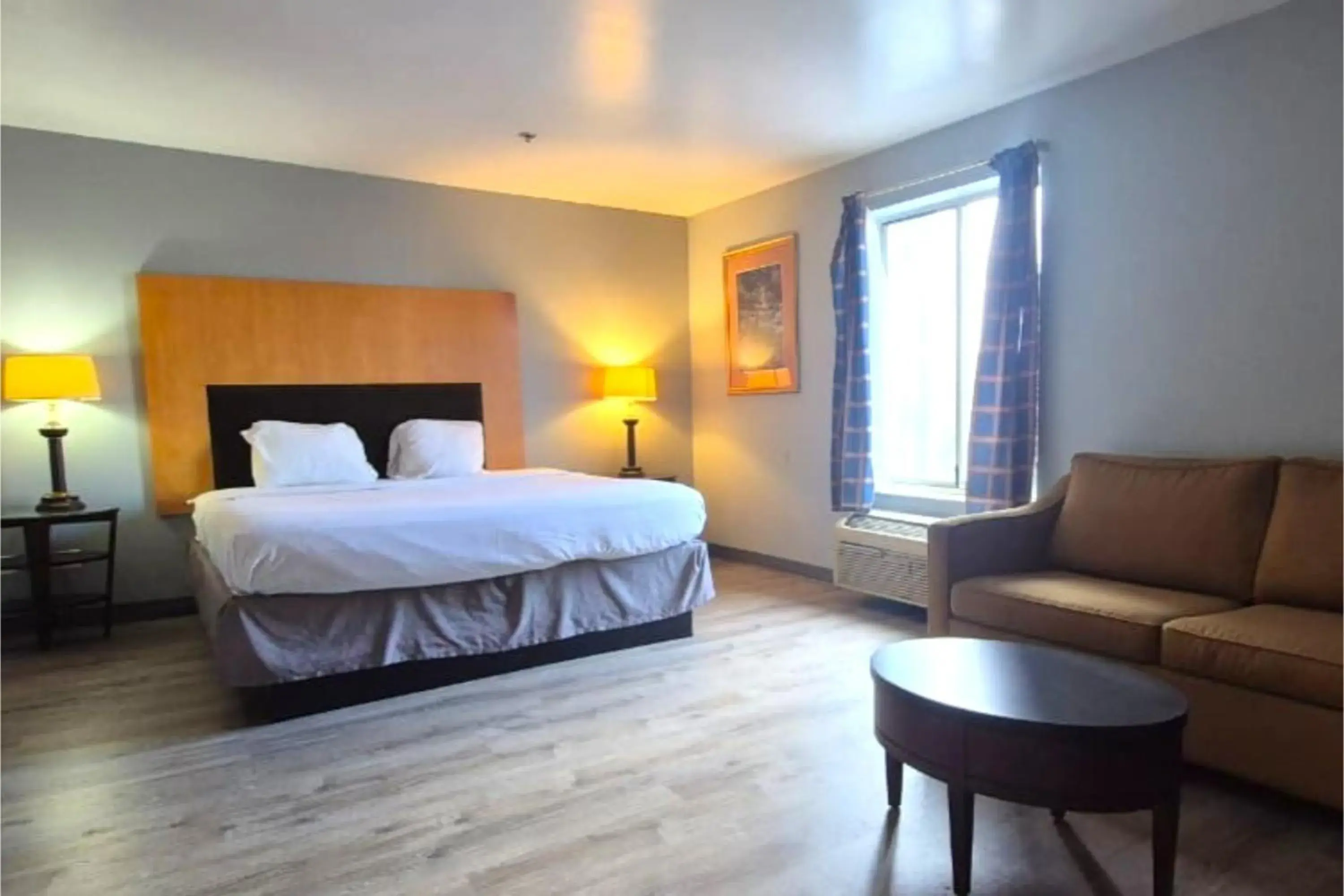 King Bed with Kitchenette Non-Smoking in Kings Inn By OYO Calumet Park I-57 King Bed with Kitchenette Non-Smoking in Kings Inn By OYO Calumet Park I-57