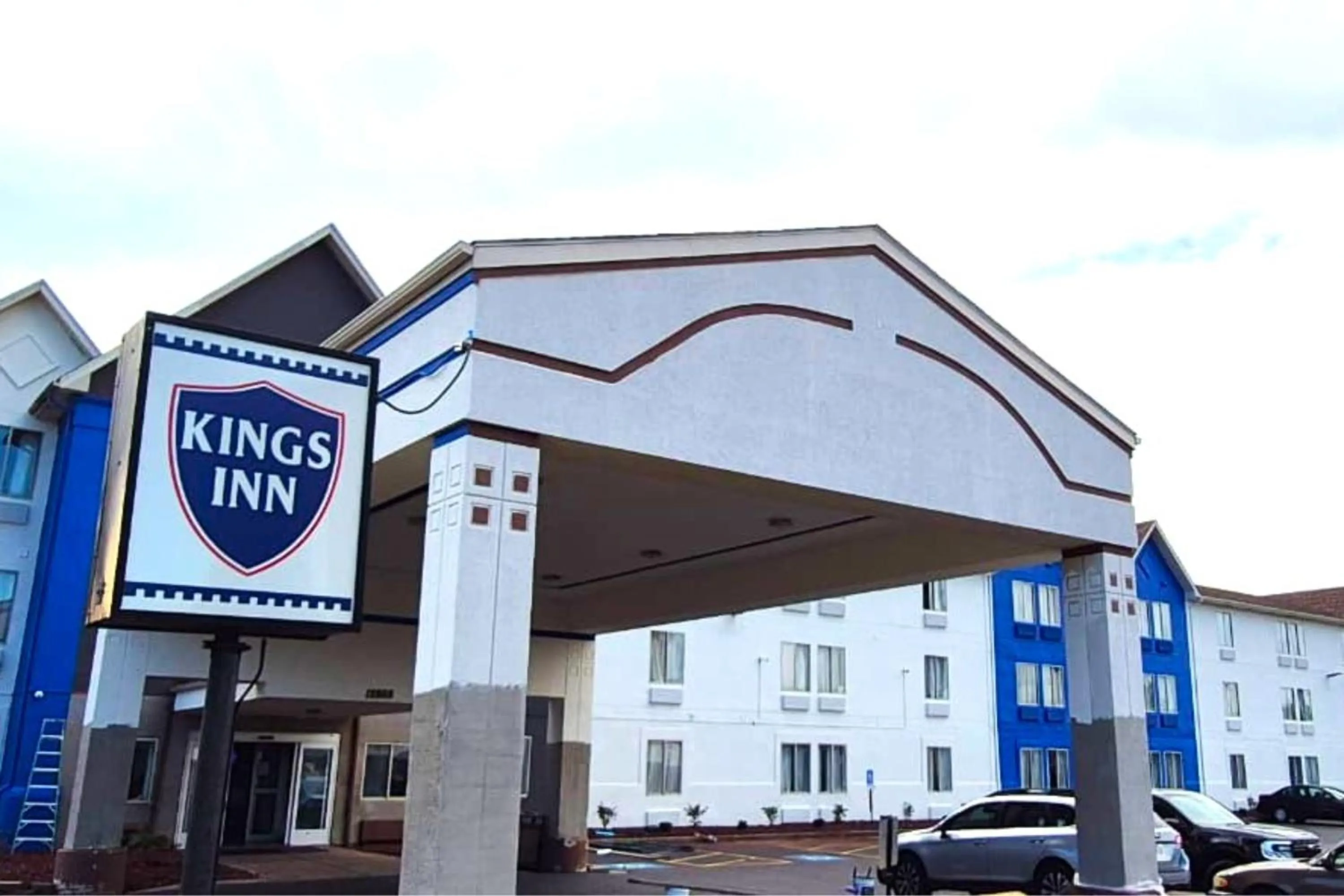 Facade/entrance in Kings Inn By OYO Calumet Park I-57