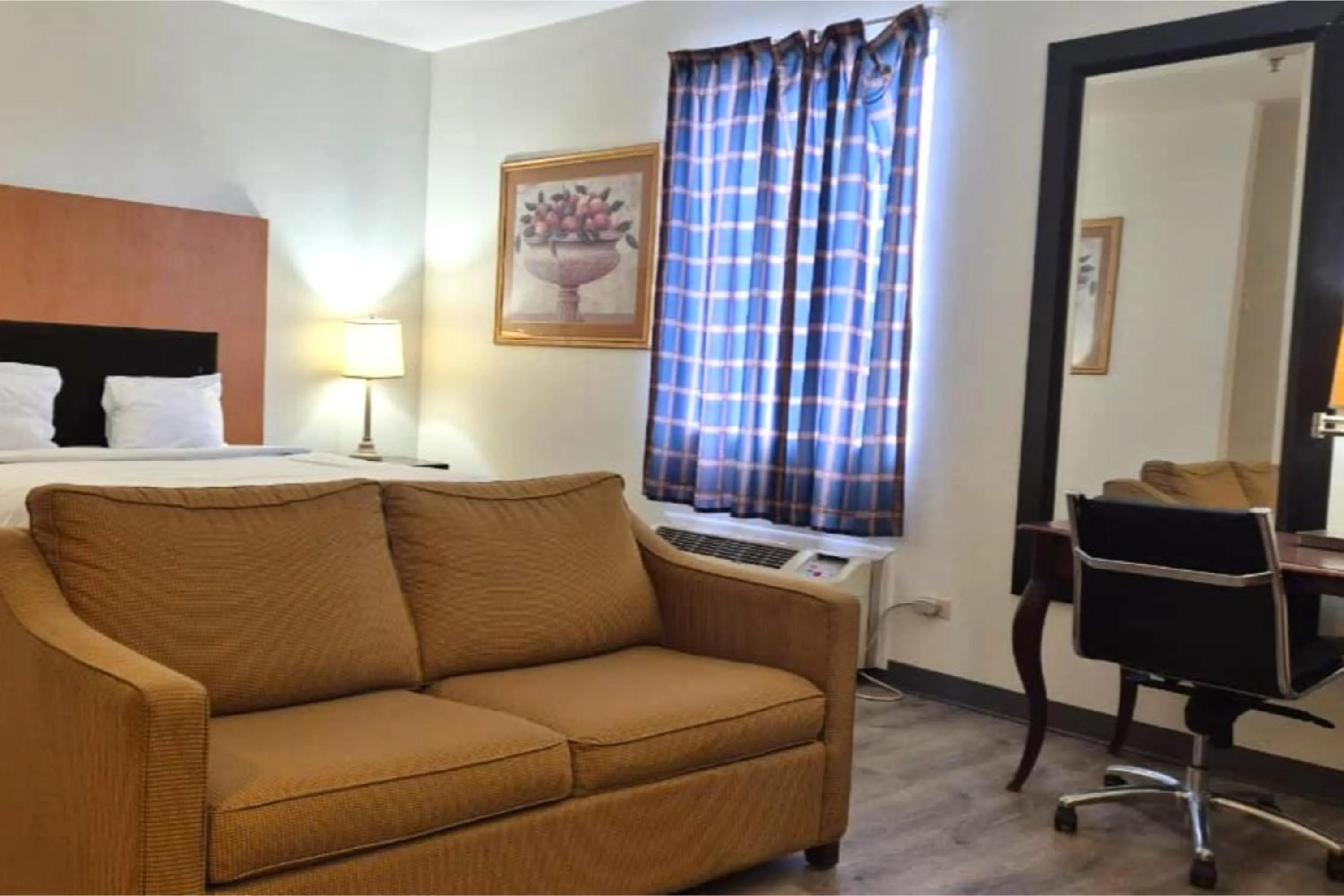 Bedroom, Bed in Kings Inn By OYO Calumet Park I-57