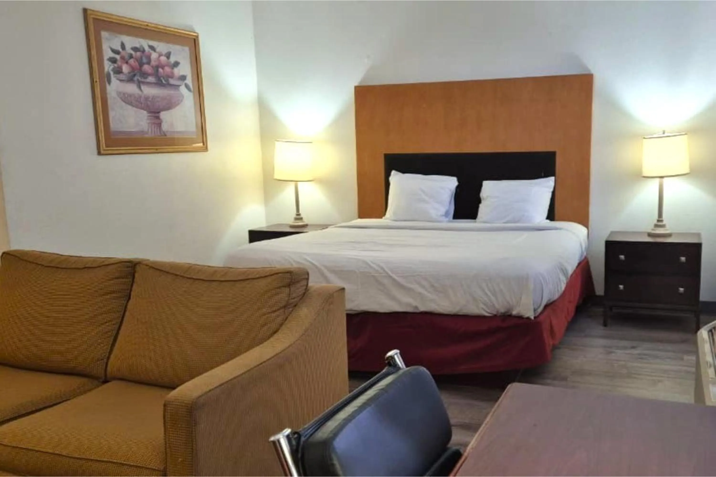 Bedroom, Bed in Kings Inn By OYO Calumet Park I-57