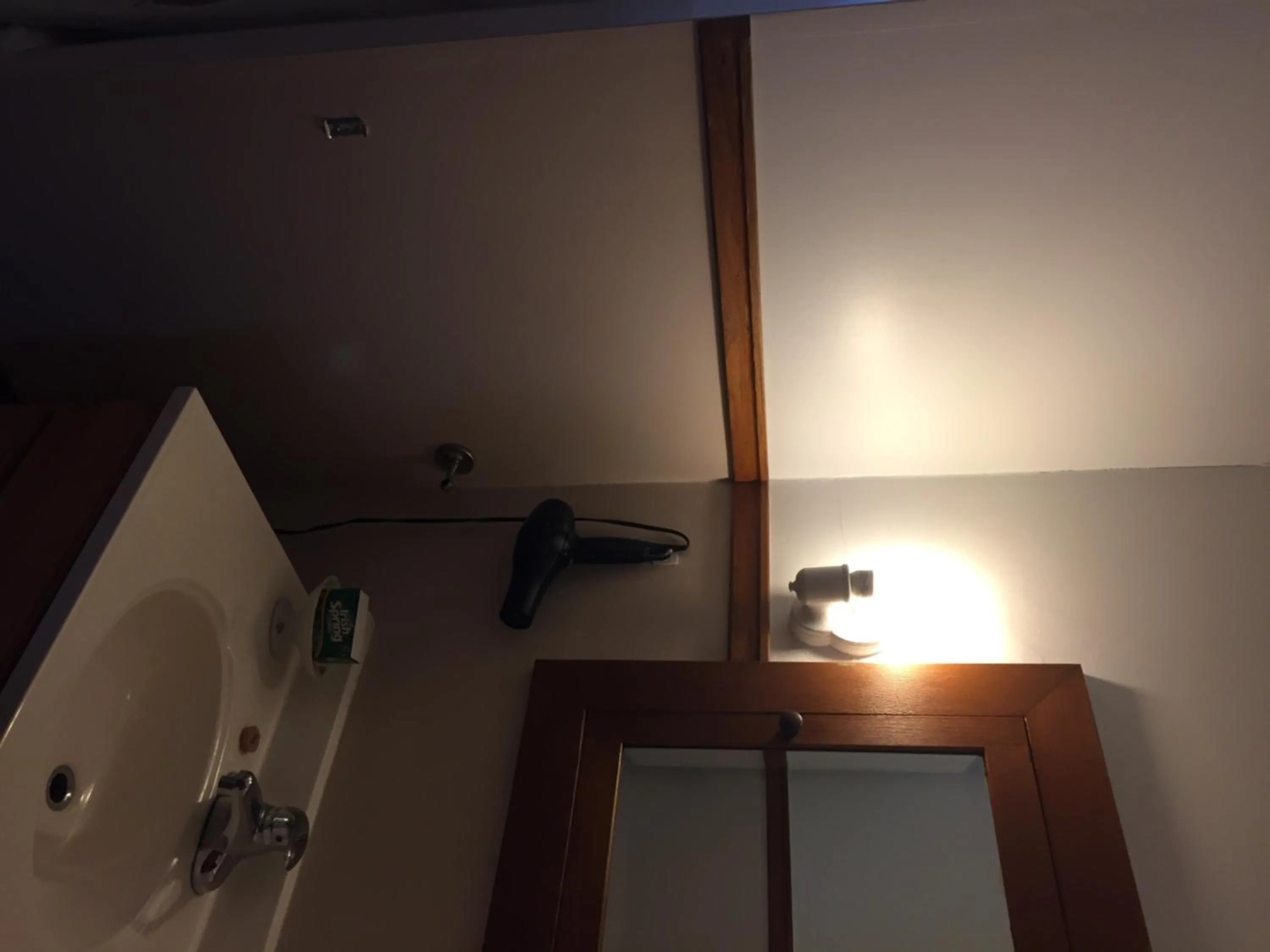 Bathroom in Le Petit Château Montebello B&B