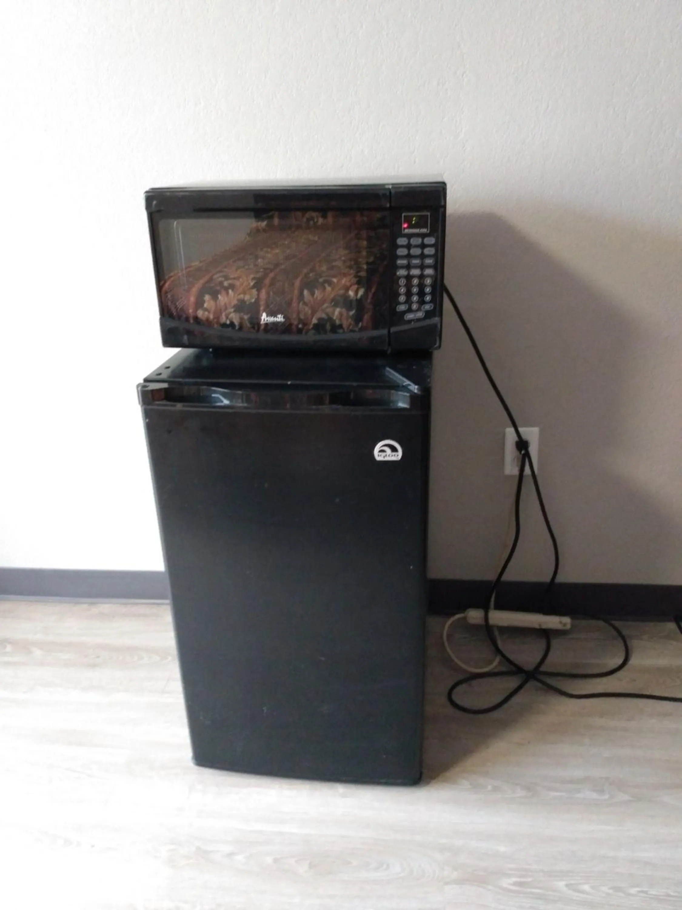 TV and multimedia in Gateway Inn Savannah