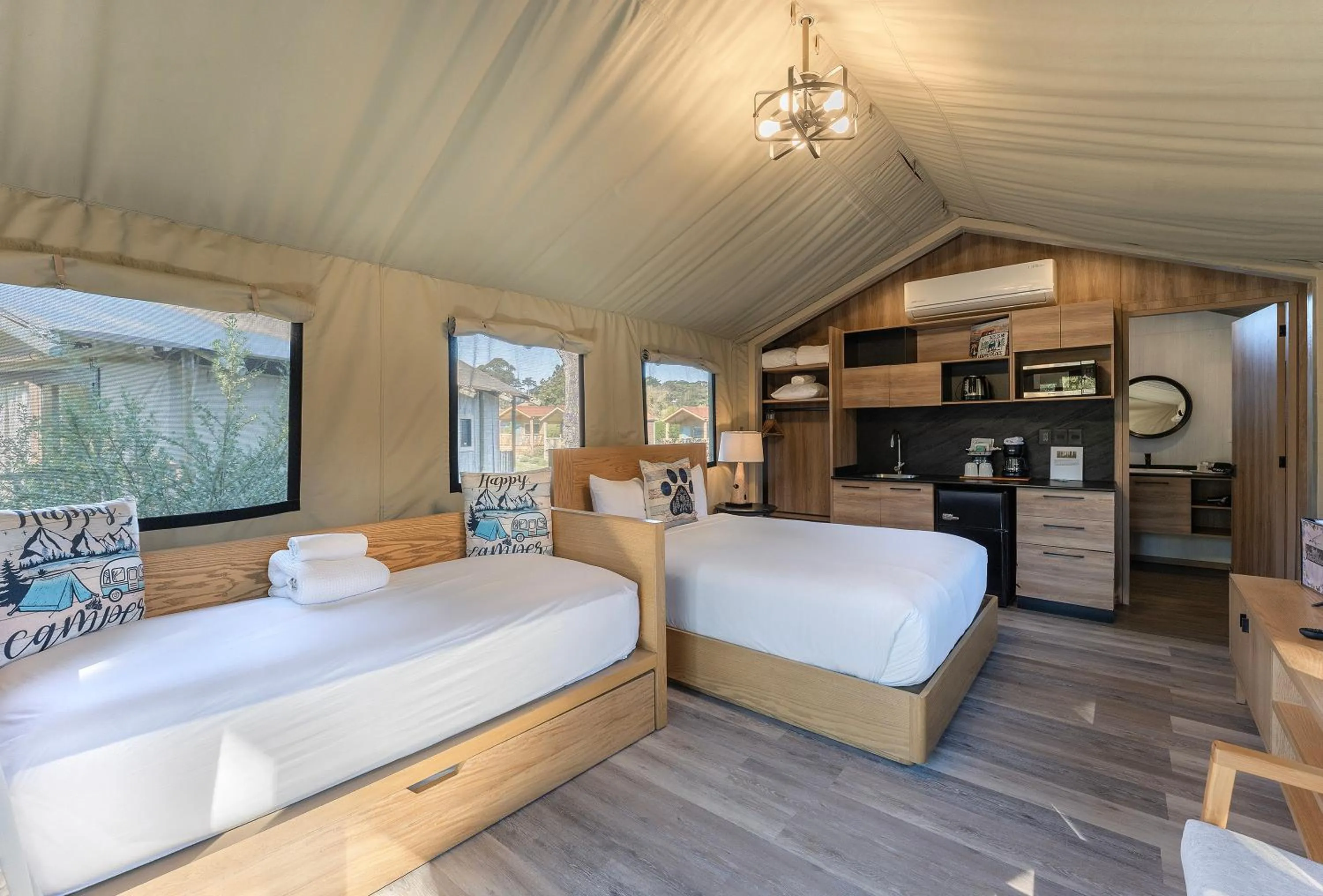 Bed in Carmel River Inn & Cottages