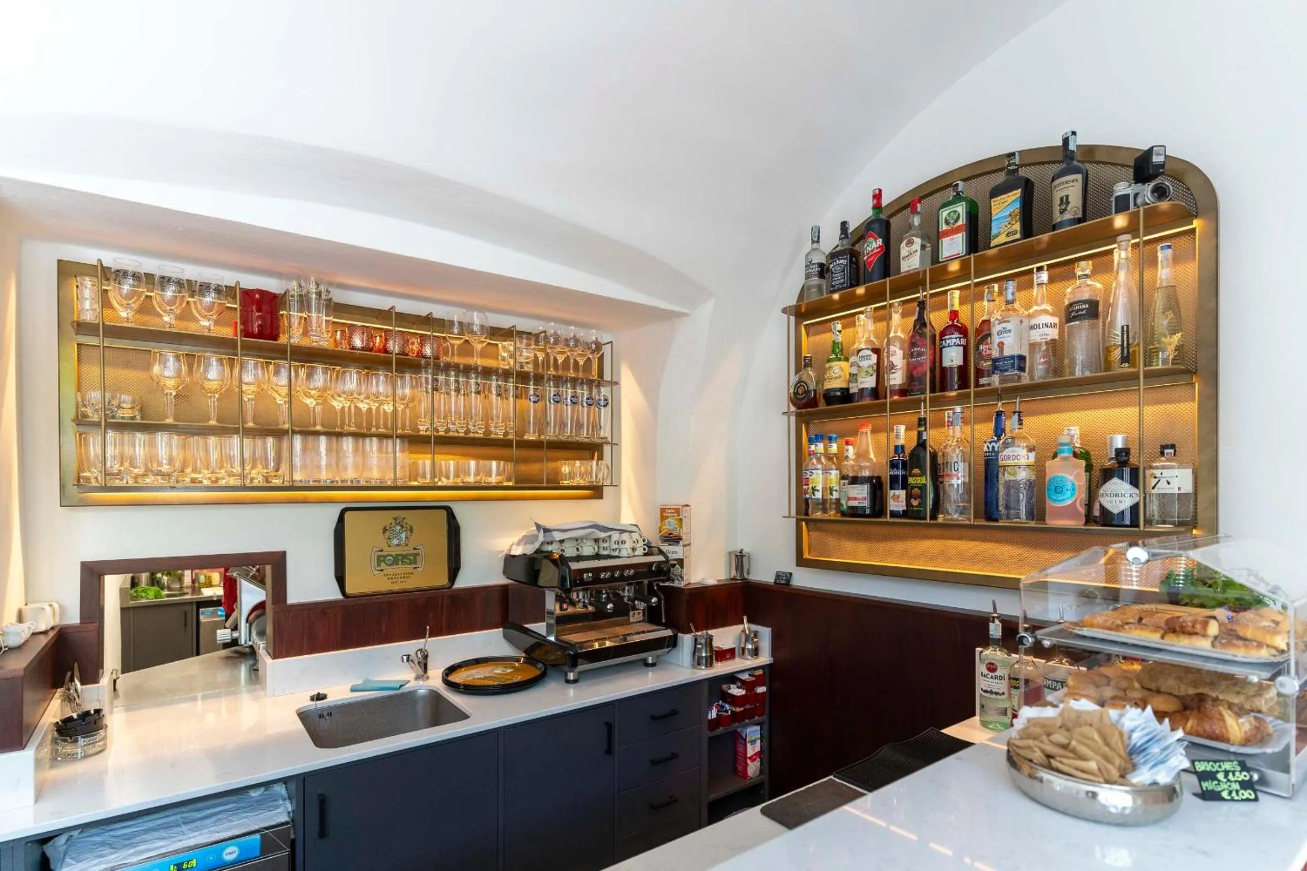 Restaurant/places to eat in Ledro Lake Suite "Pur"