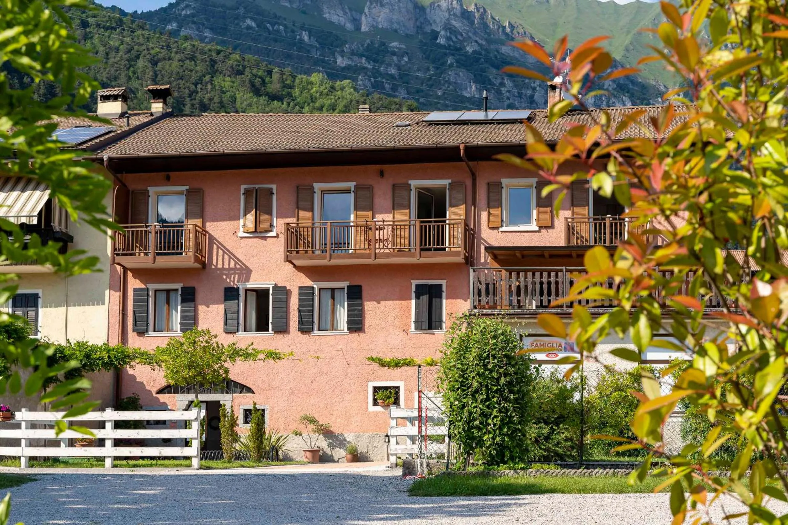 Property building in Ledro Lake Suite "Pur"