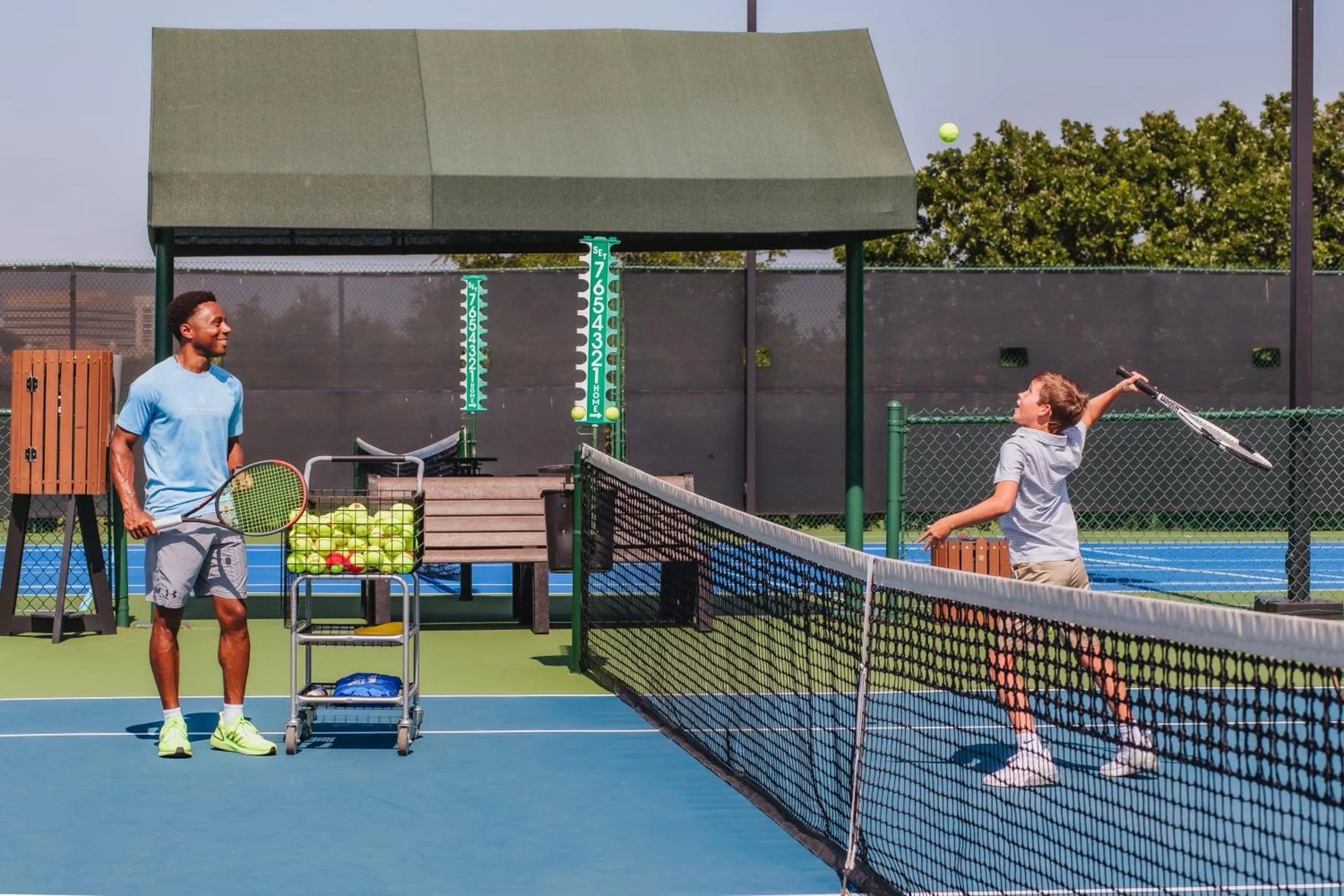 Tennis court in The Ritz-Carlton Dallas, Las Colinas