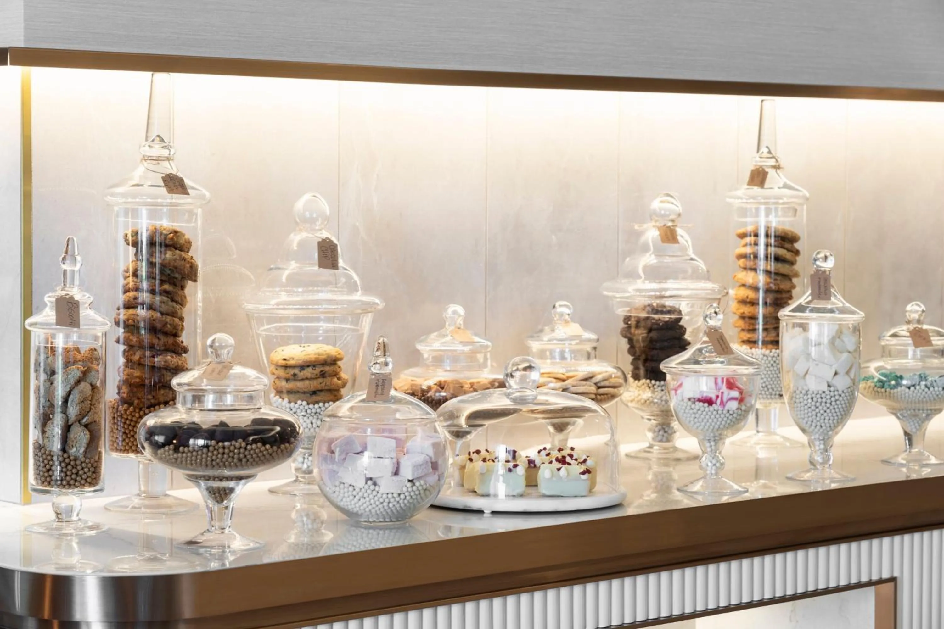 Lounge or bar in The Ritz-Carlton Dallas, Las Colinas