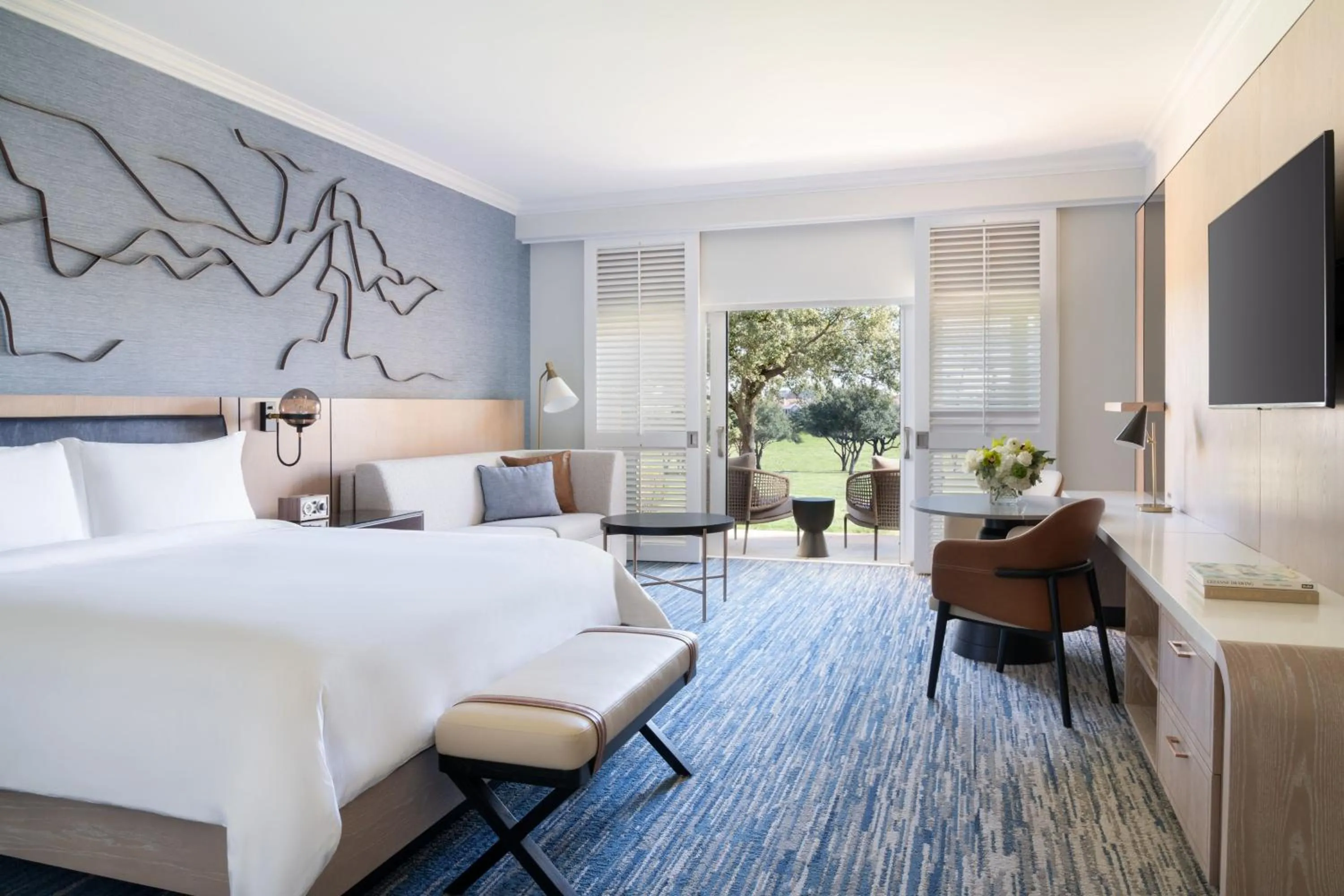 Bedroom, Bed in The Ritz-Carlton Dallas, Las Colinas