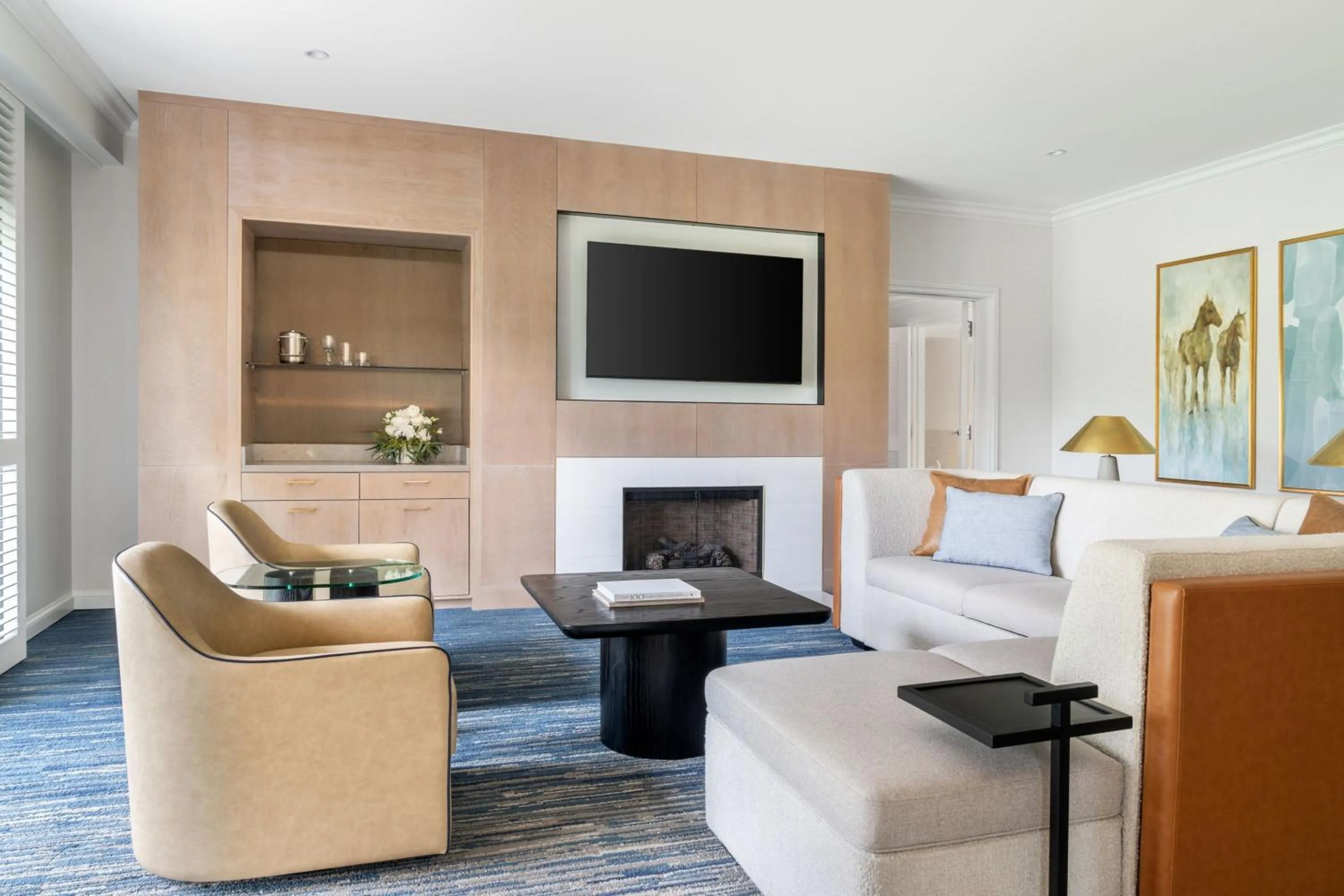 Living room in The Ritz-Carlton Dallas, Las Colinas