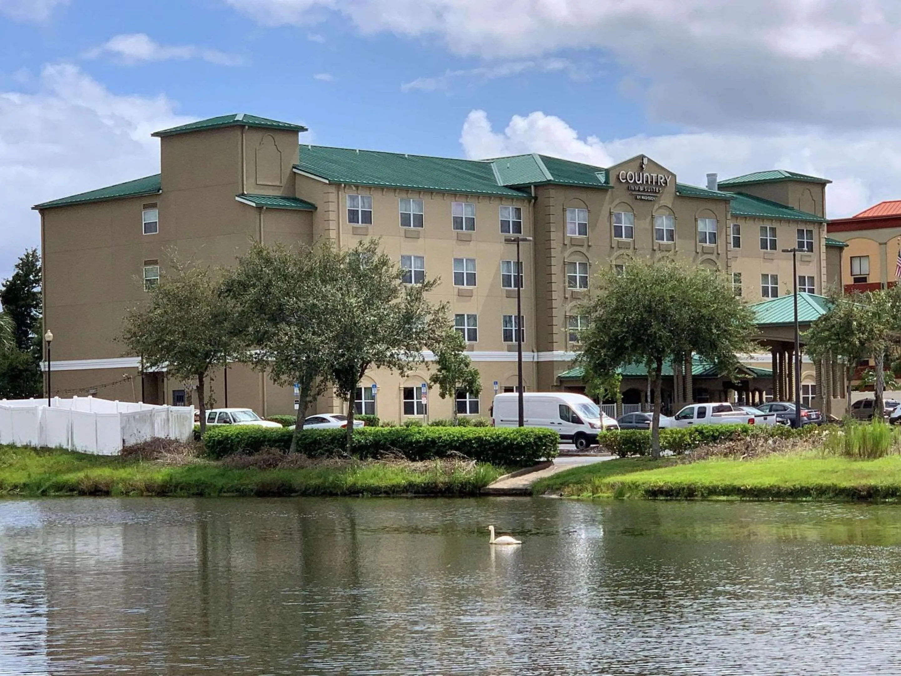 Property building in Country Inn & Suites by Radisson, Jacksonville West, FL