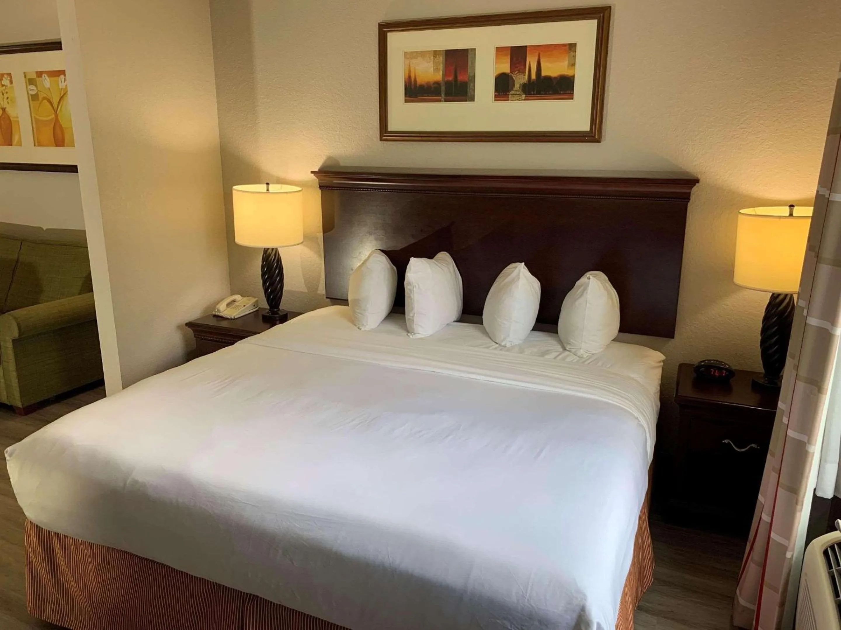 Bedroom, Bed in Country Inn & Suites by Radisson, Jacksonville West, FL