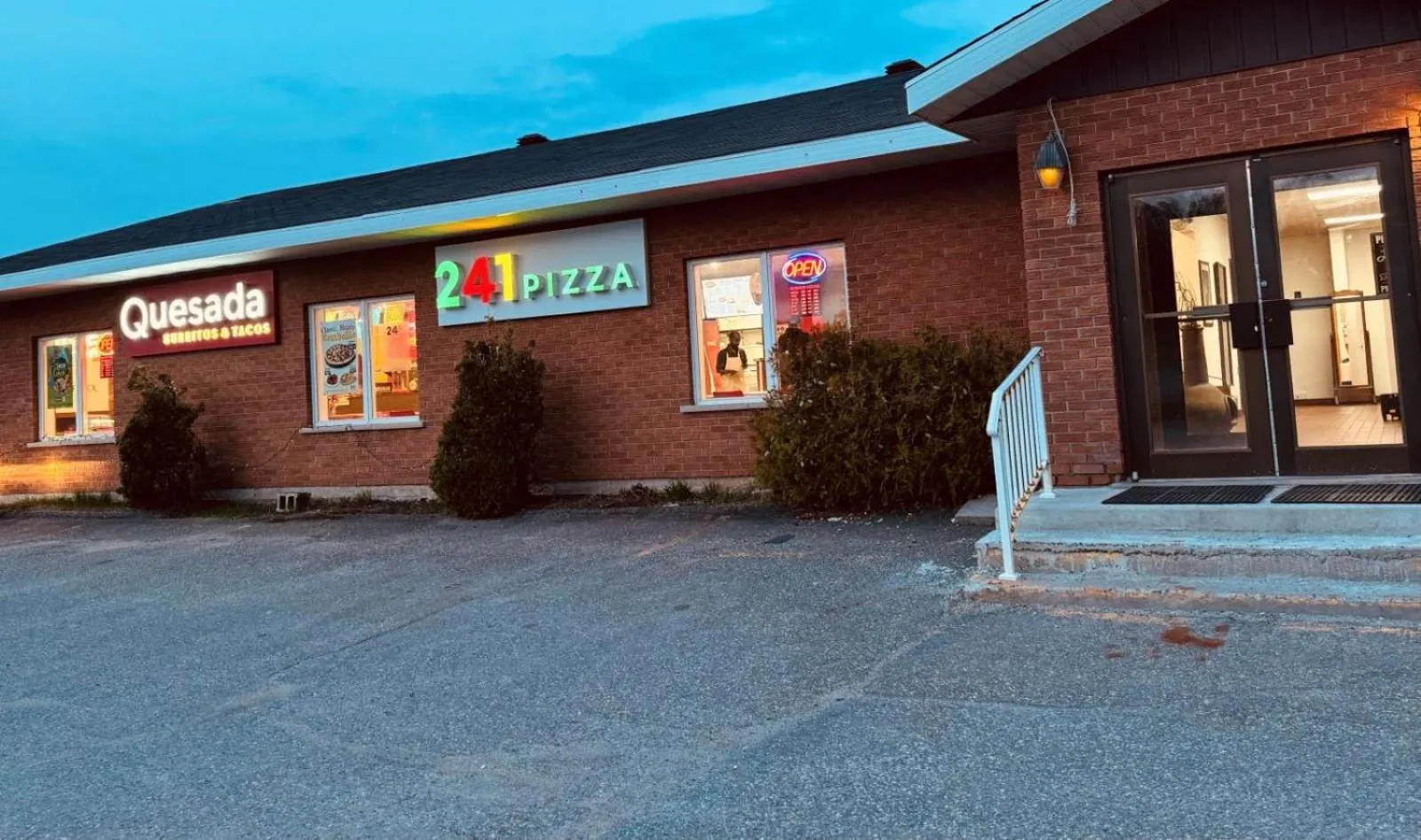 Restaurant/places to eat in Thriftlodge Cochrane