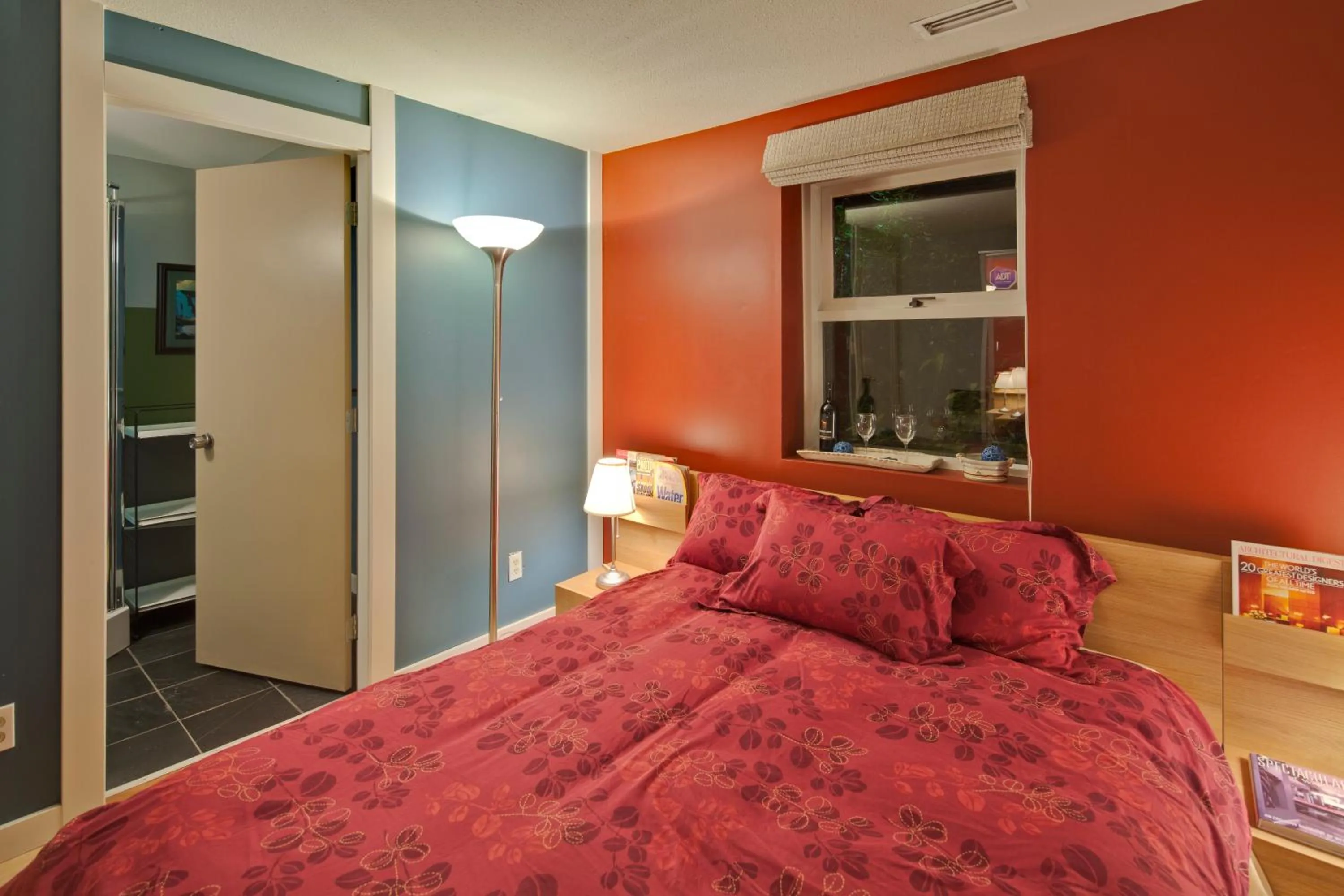 Bedroom in House On Dunbar B&B