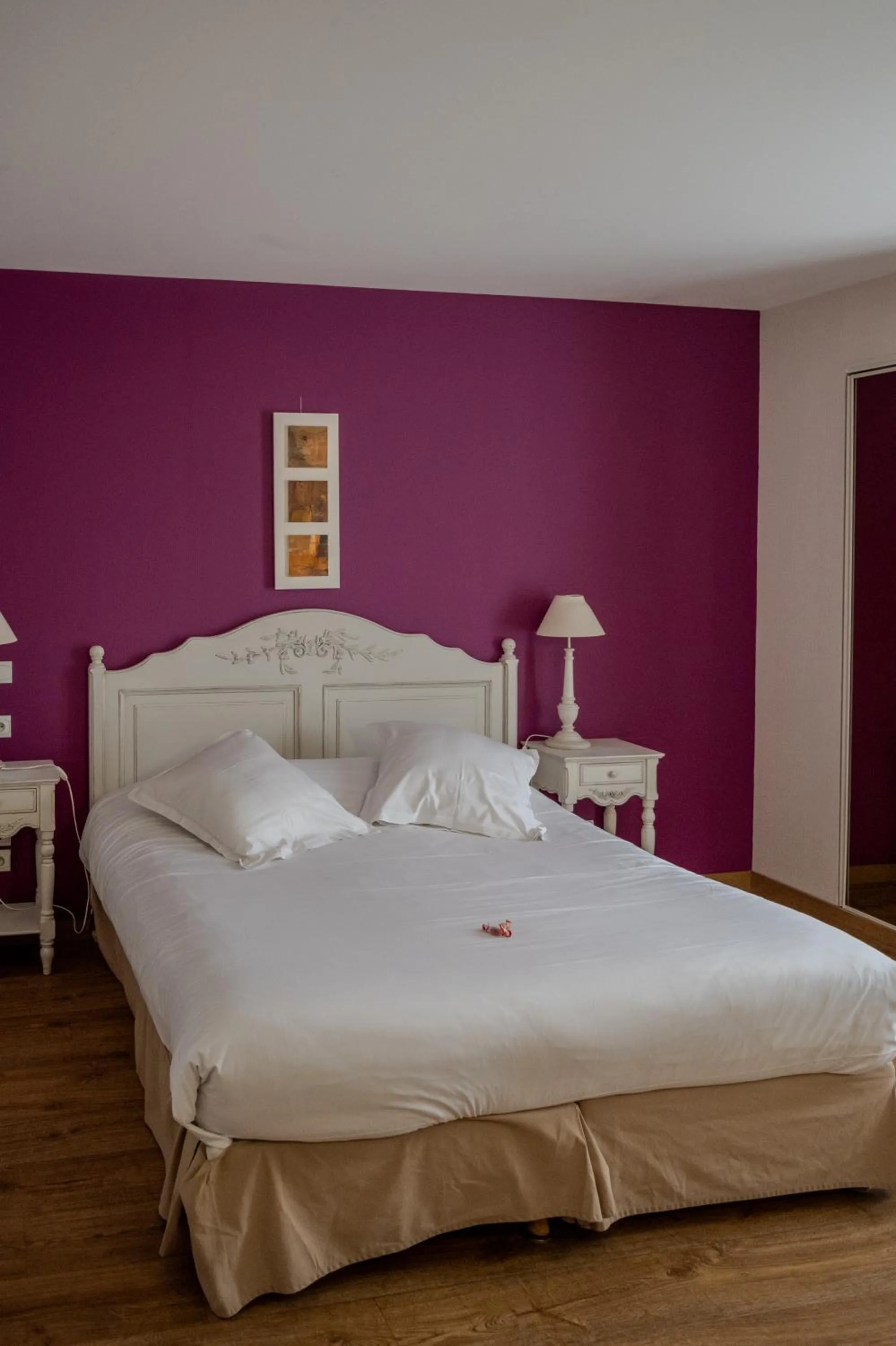 Photo of the whole room, Bed in Tulip Inn Honfleur Residence & Spa