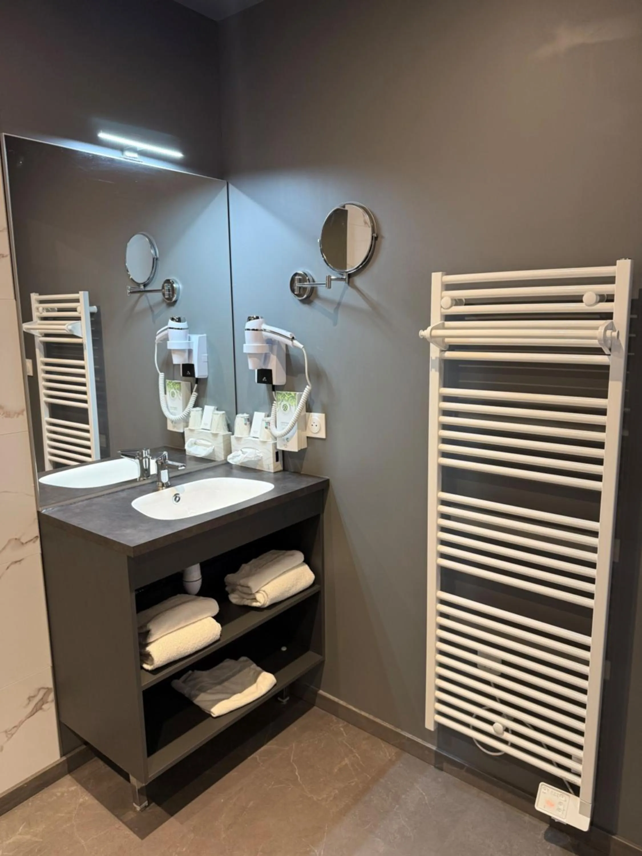 Bathroom in Tulip Inn Honfleur Residence & Spa