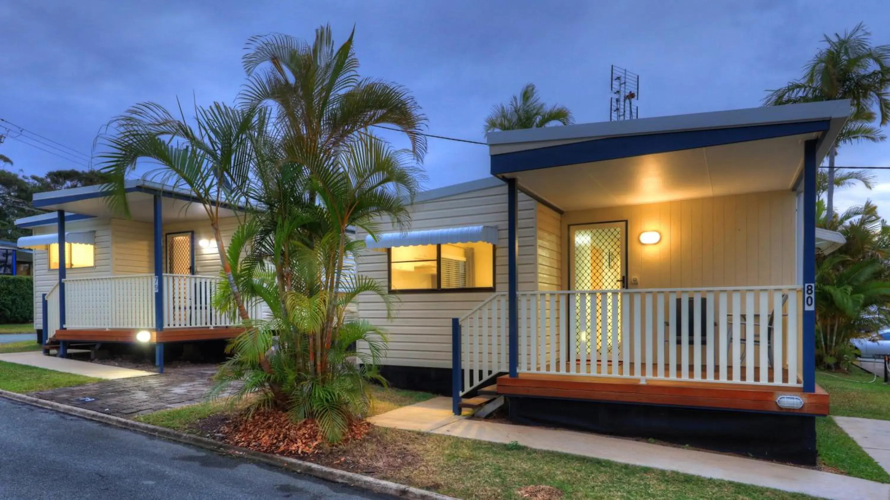 Two-Bedroom Holiday Home in Alex Beach Cabins and Tourist Park Two-Bedroom Holiday Home in Alex Beach Cabins and Tourist Park