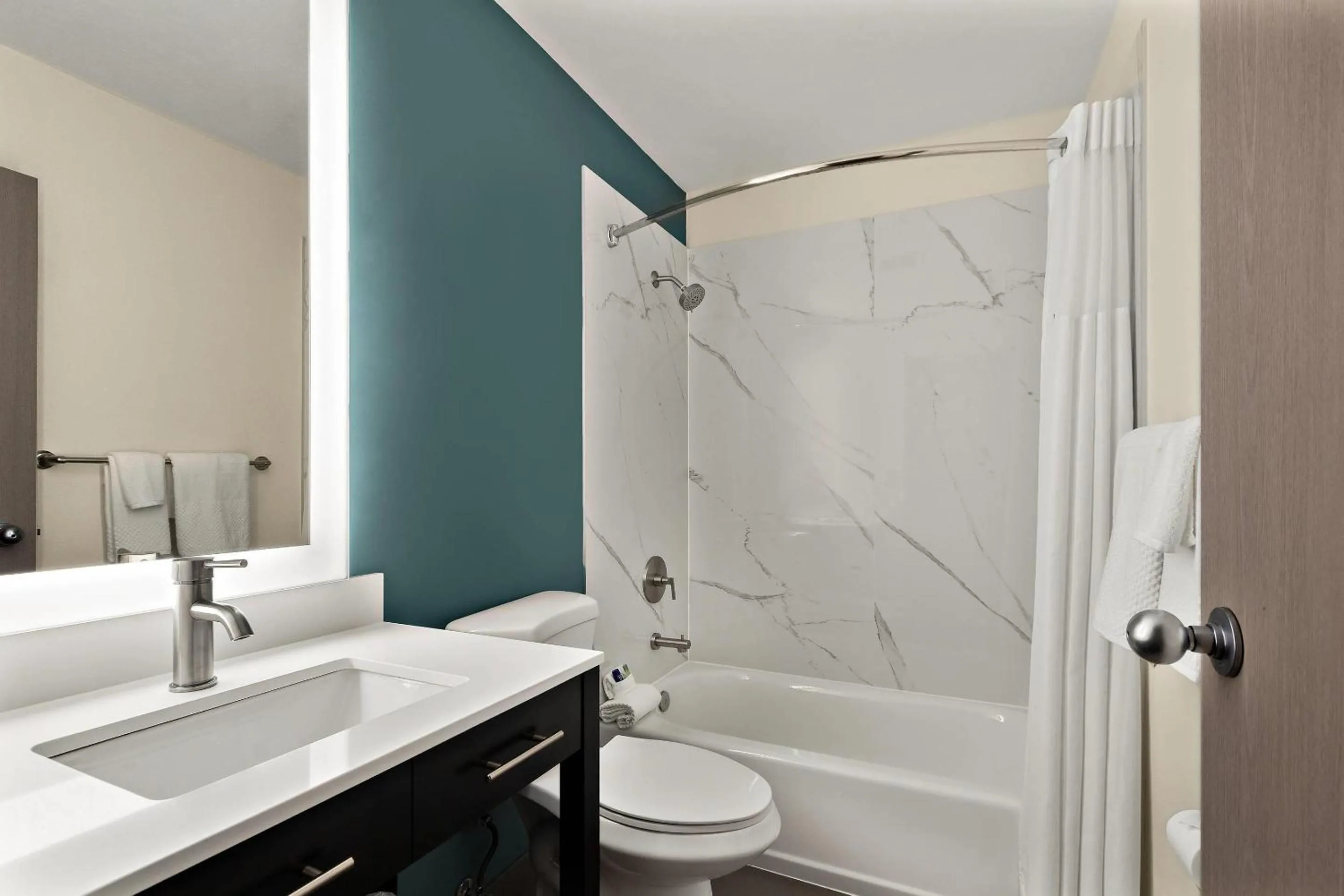 Shower in Sleep Inn Kelso Longview