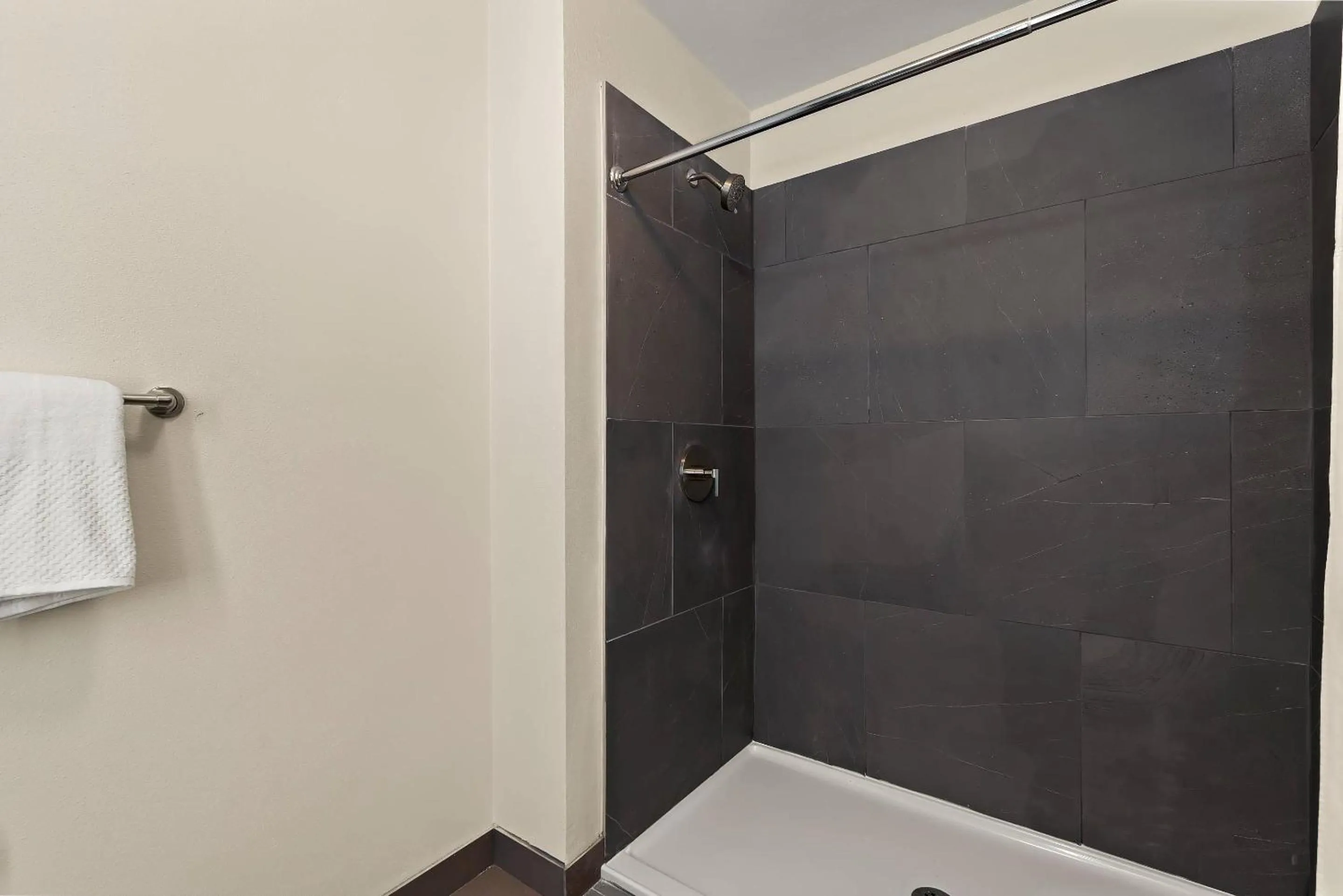 Shower in Sleep Inn Kelso Longview