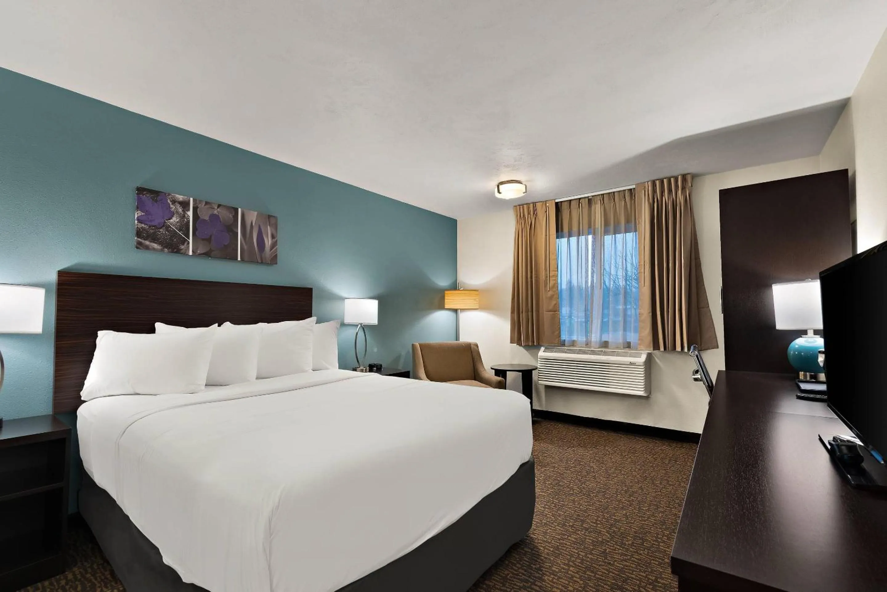 Bedroom, Bed in Sleep Inn Kelso Longview