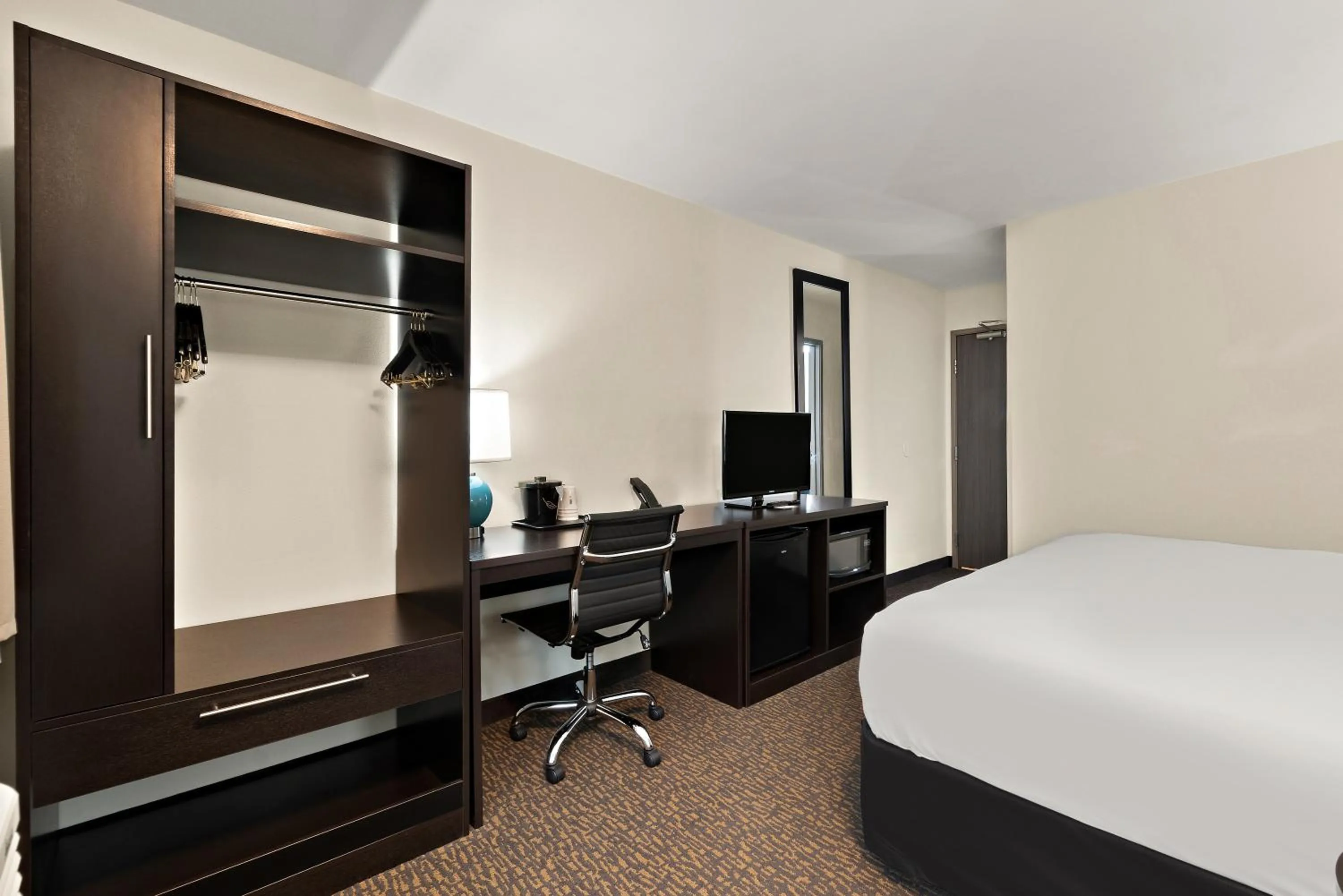 Bed in Sleep Inn Kelso Longview