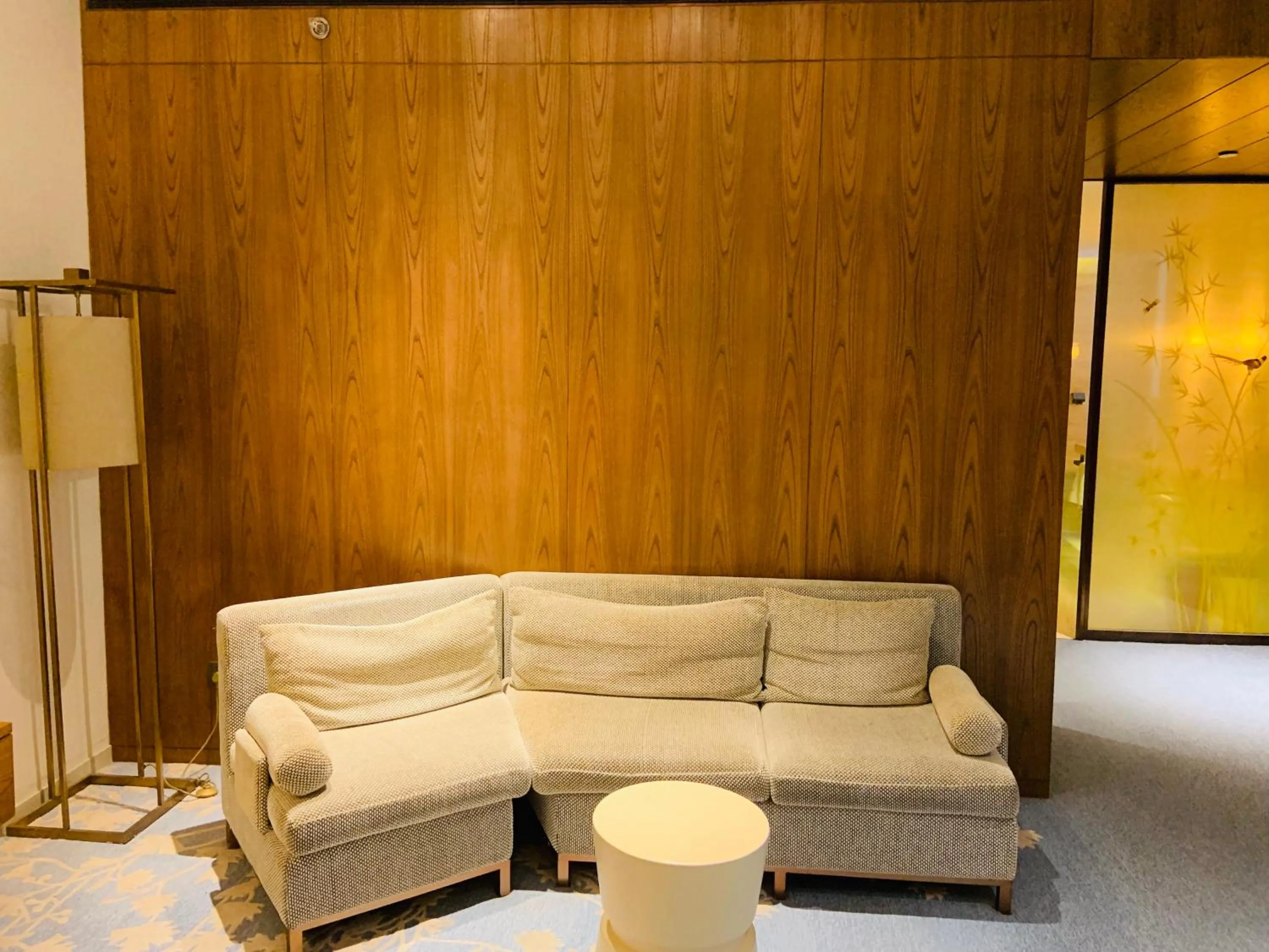 Seating area in HUALUXE Shanghai Twelve At Hengshan