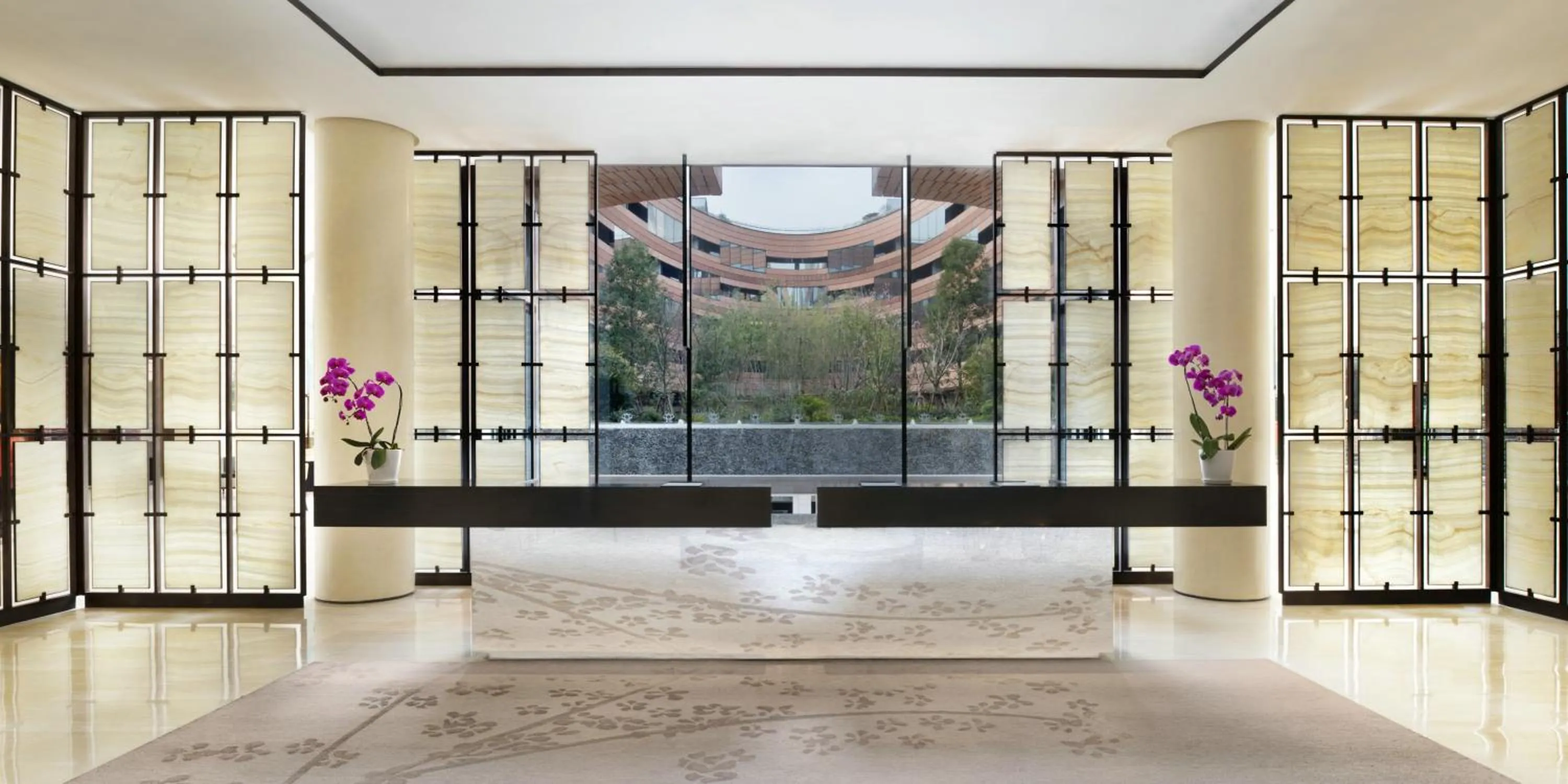 Lobby or reception in HUALUXE Shanghai Twelve At Hengshan