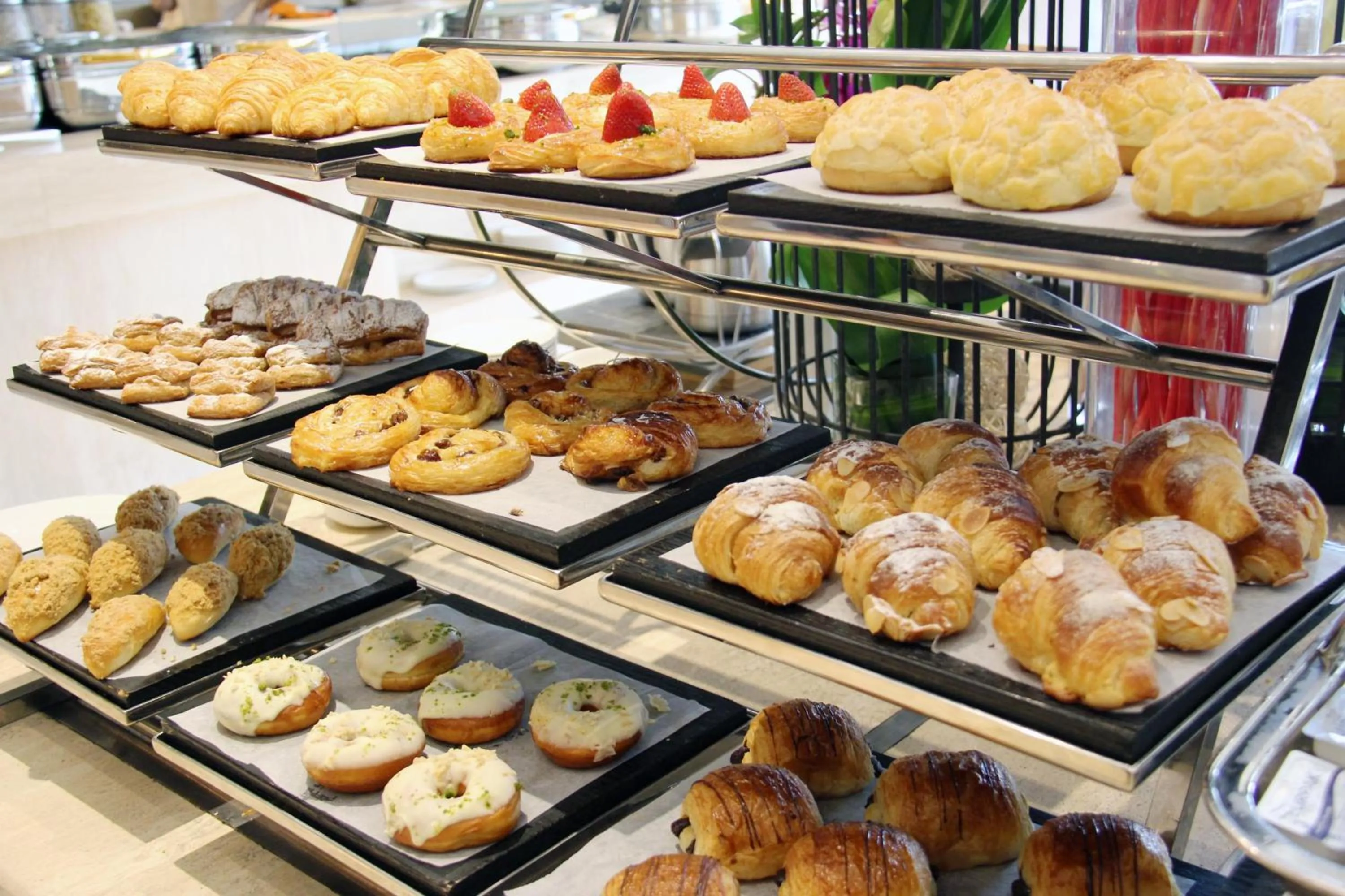 Breakfast in HUALUXE Shanghai Twelve At Hengshan