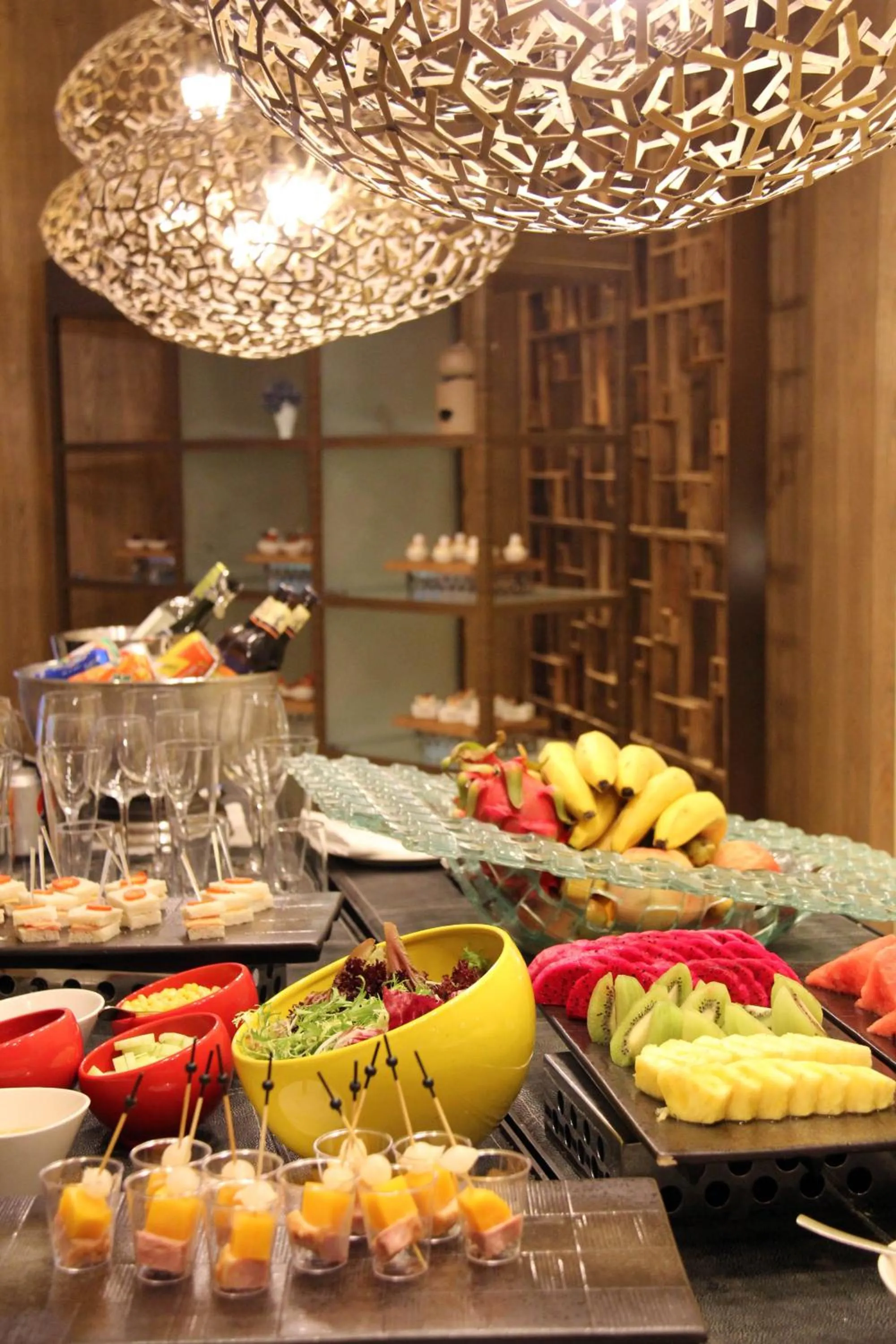 Meals in HUALUXE Shanghai Twelve At Hengshan