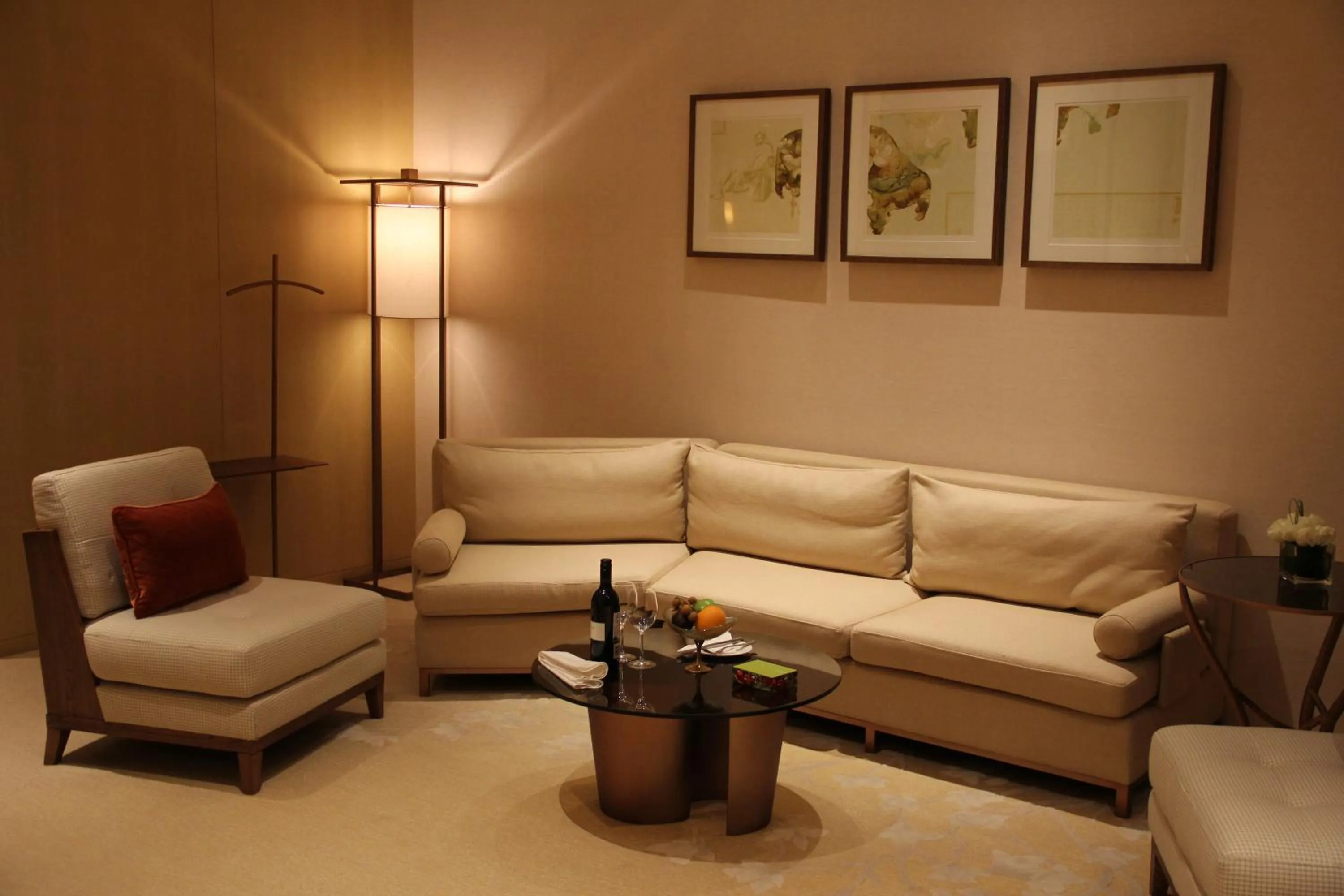 Seating area in HUALUXE Shanghai Twelve At Hengshan